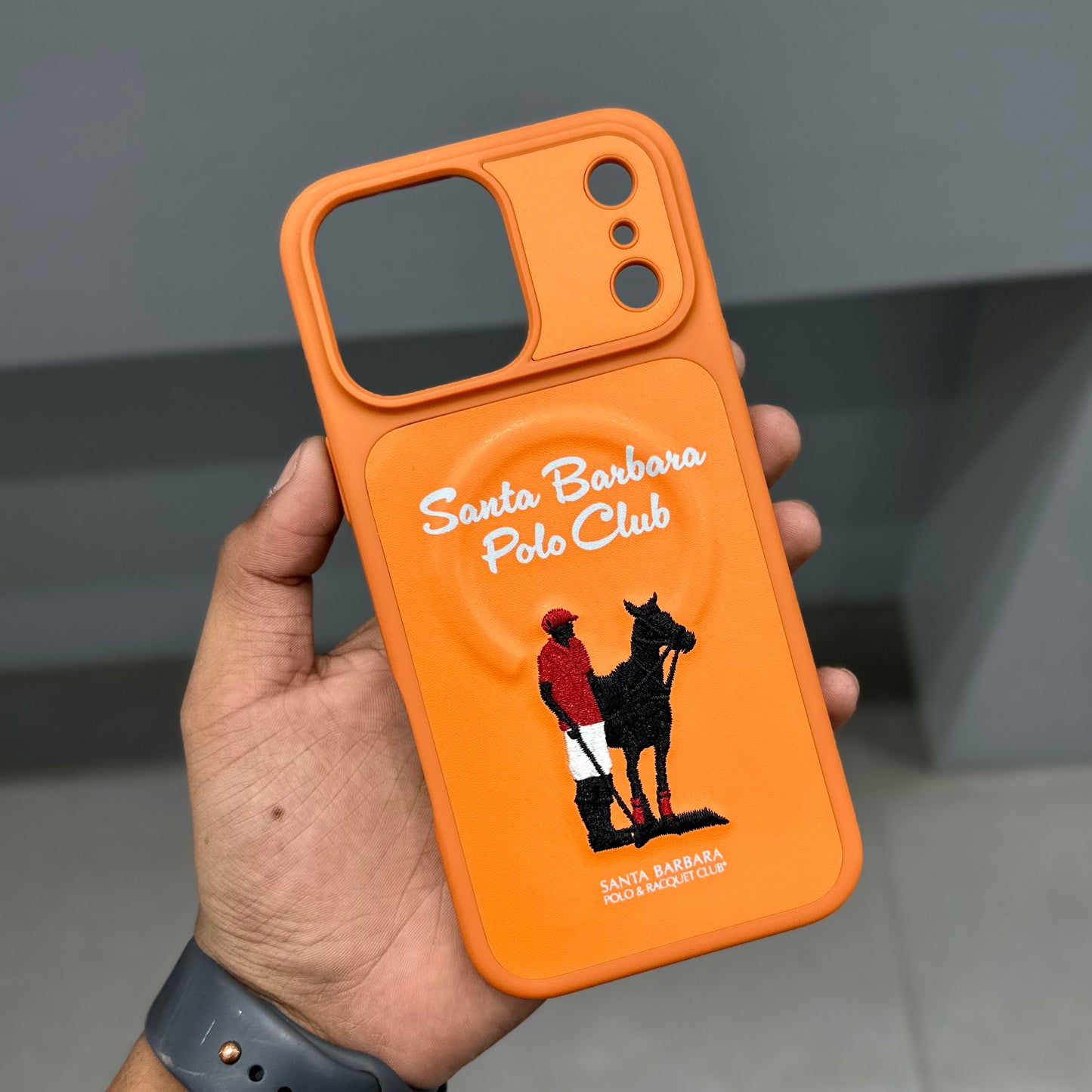 Santa Barbara Questa-Orange with Magsafe Case ( No. 2002 ) 17 Series