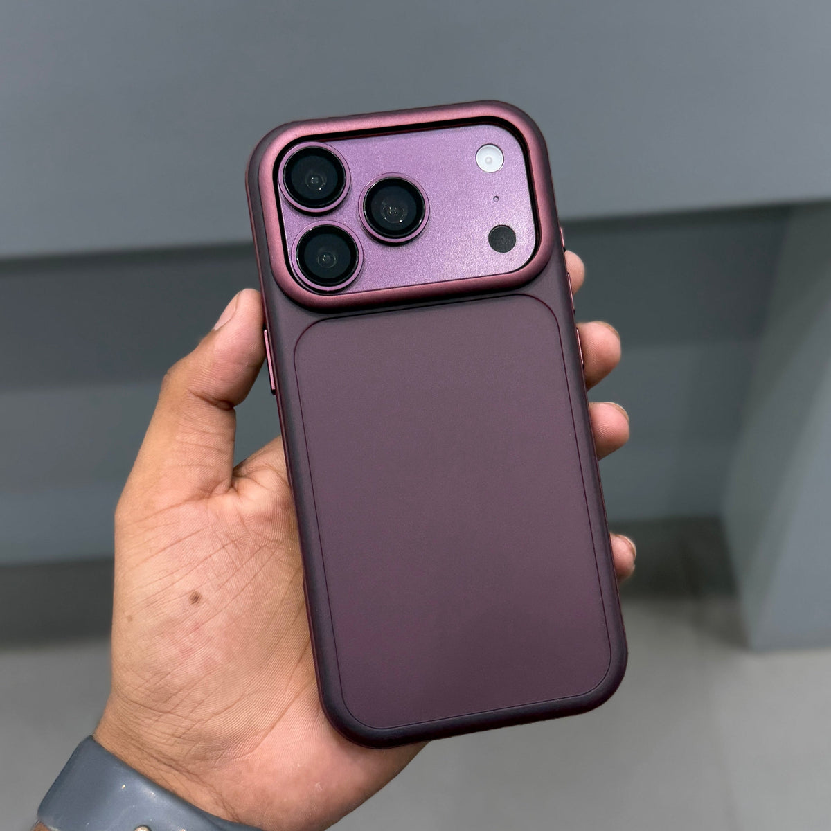 DYNAMYK FROST CASE - WINE RED ( No. 3900 )