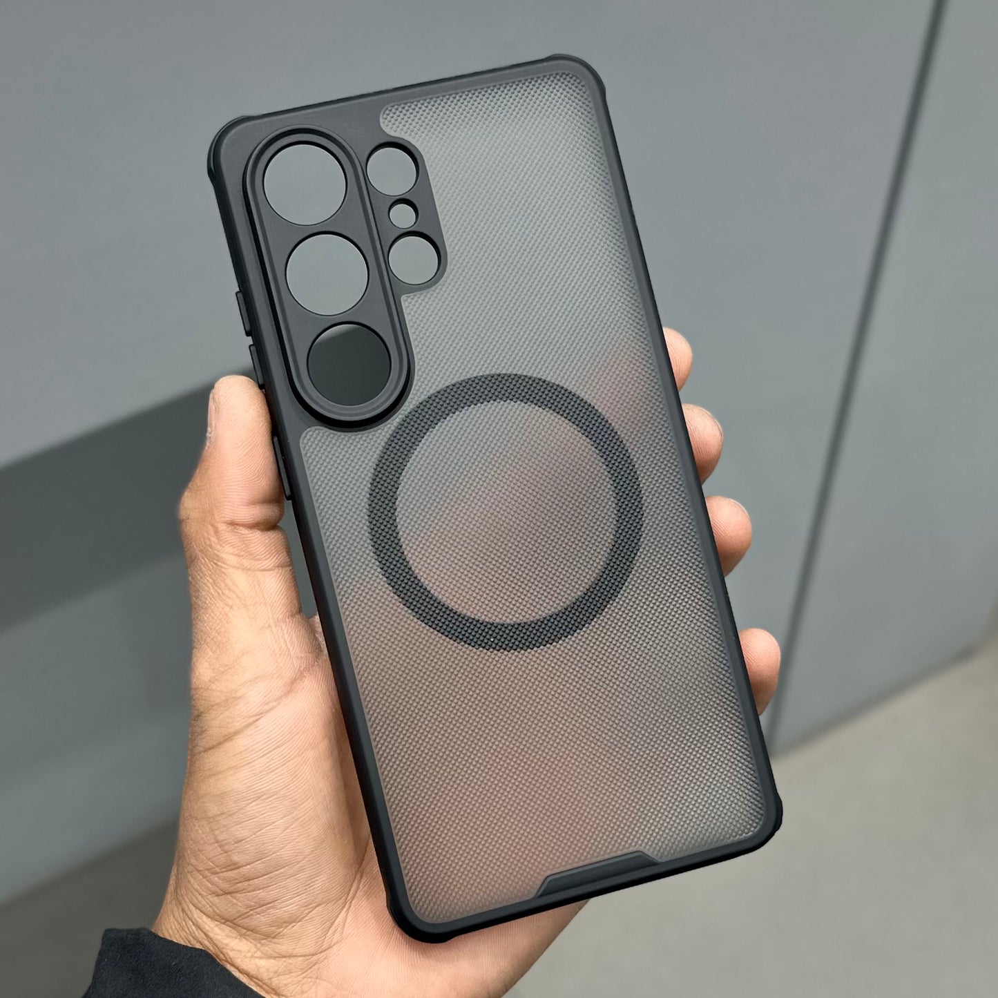 WUTAX BLACK DOT MAGSAFE CASE ( No. 3242 )