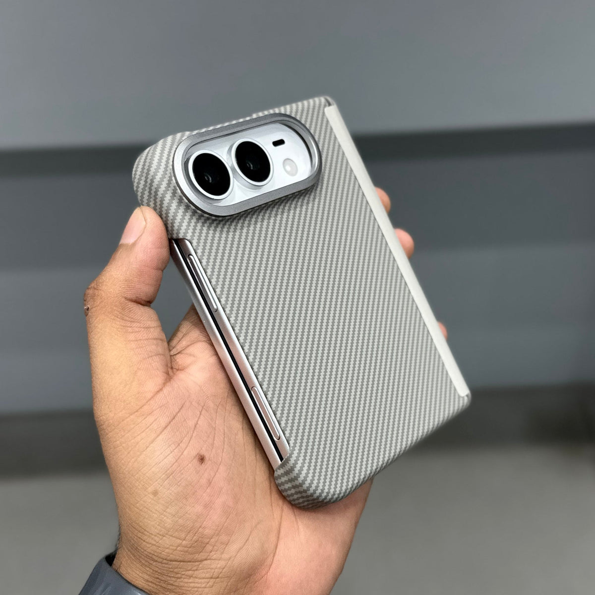 LINIQLIE CARBON TEXTURE IPHONE DUO CASE - GREY ( No. 4121 )