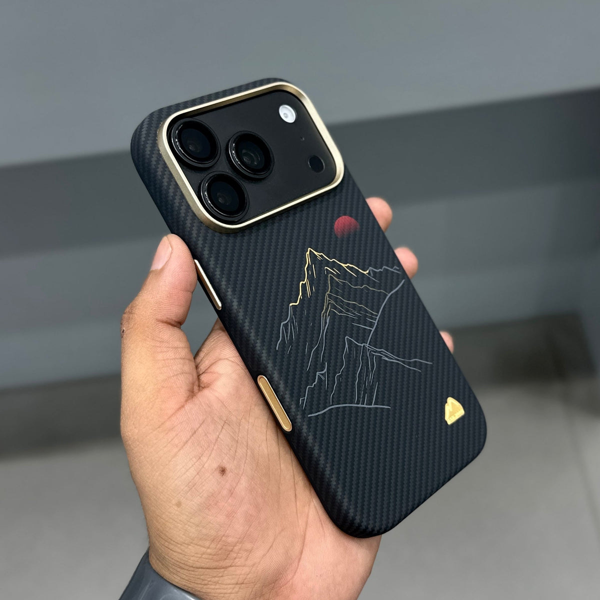 MEMUMI REAL CARBON FIBER CASE - BLACK GOLD ( No. 4135 )
