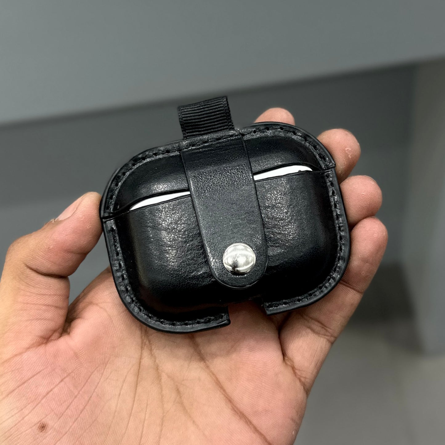 TIKTO AIRPODS CASE - BLACK ( No. 2455 )