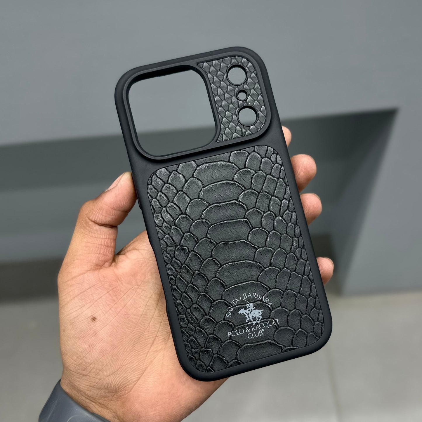 Santa Barbara Knight Case with Magsafe-Black ( No. 2024 ) 17 Series