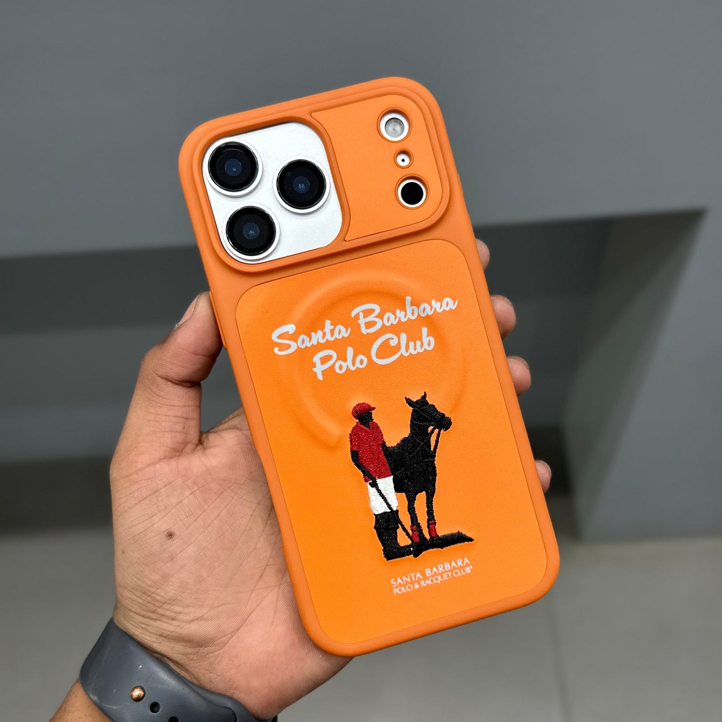 Santa Barbara Questa-Orange with Magsafe Case ( No. 2002 ) 17 Series