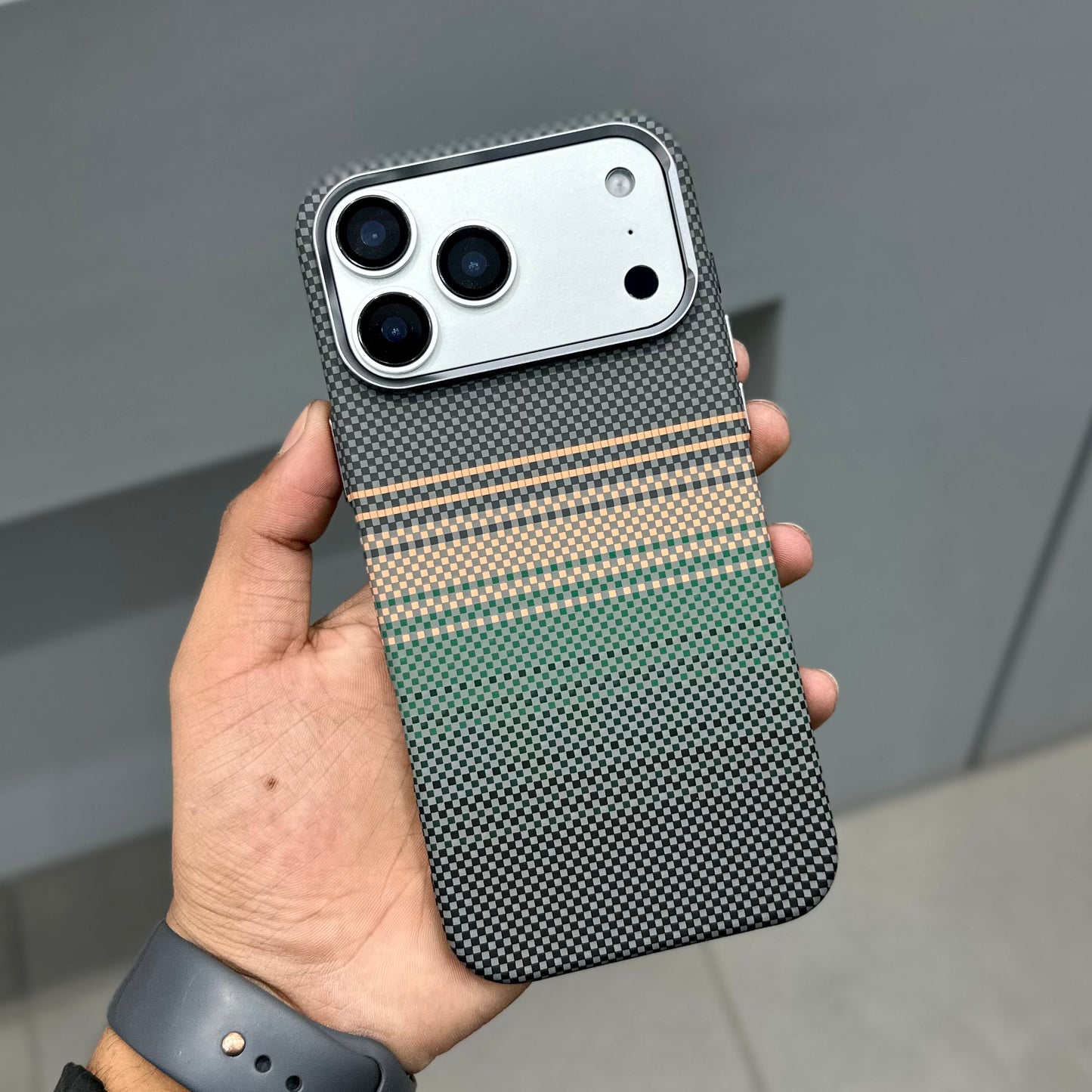 LUXO GREEN LINES WITH MAGSAFE CASE ( No. 2677 )