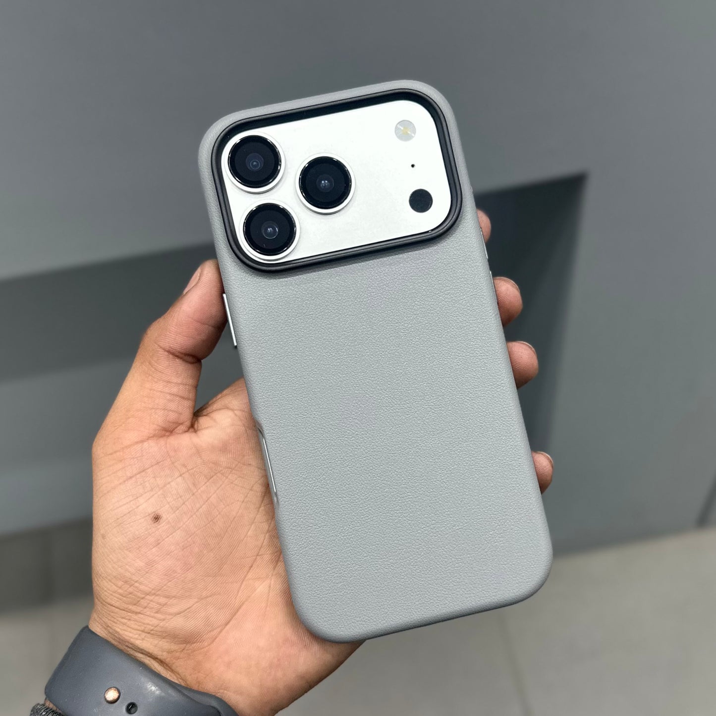 NOBLE COLLECTION SERIES - GREY ( No. 2940 )