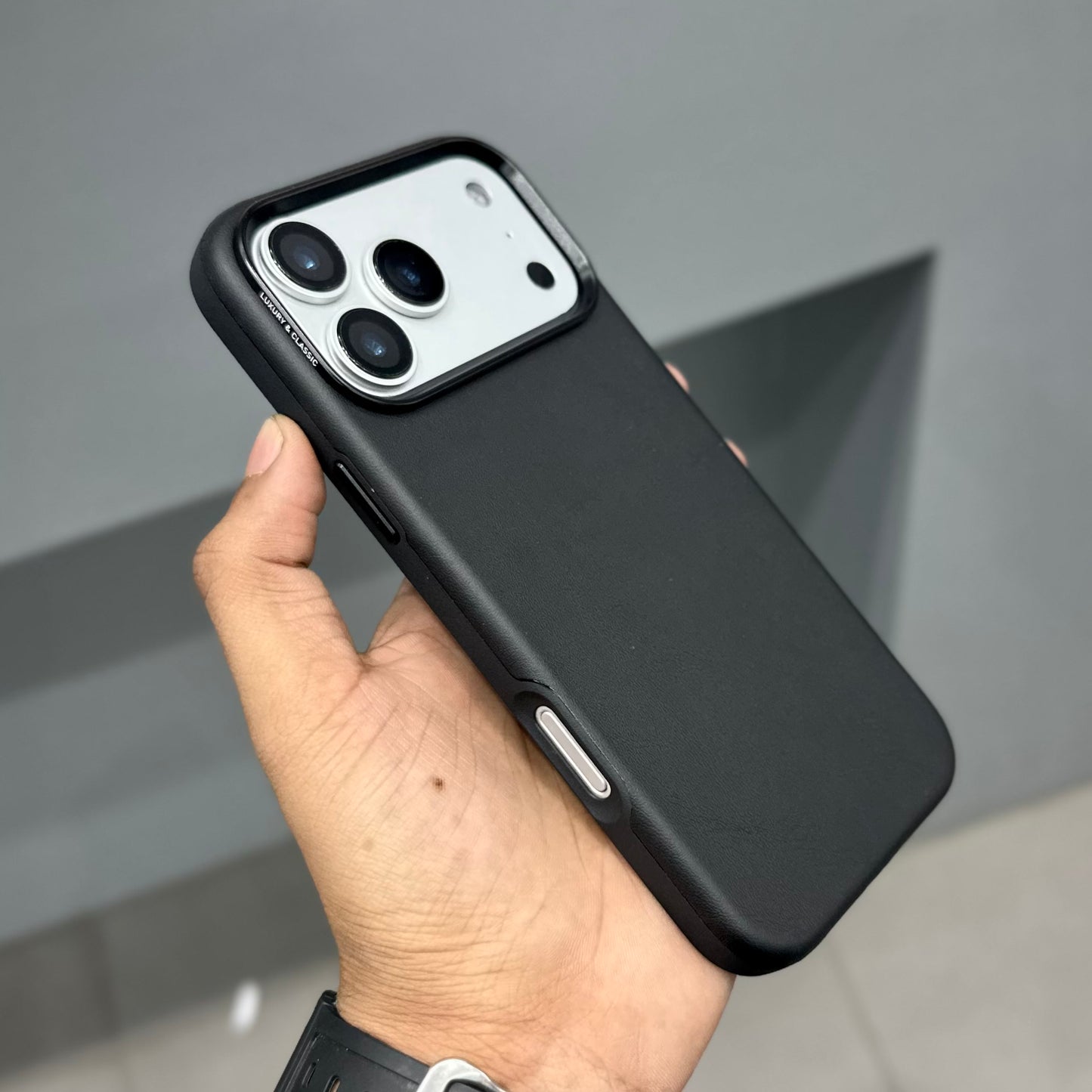 XUNDO VEGAN LEATHER CASE MAGSAFE - BLACK ( No. 2876 )