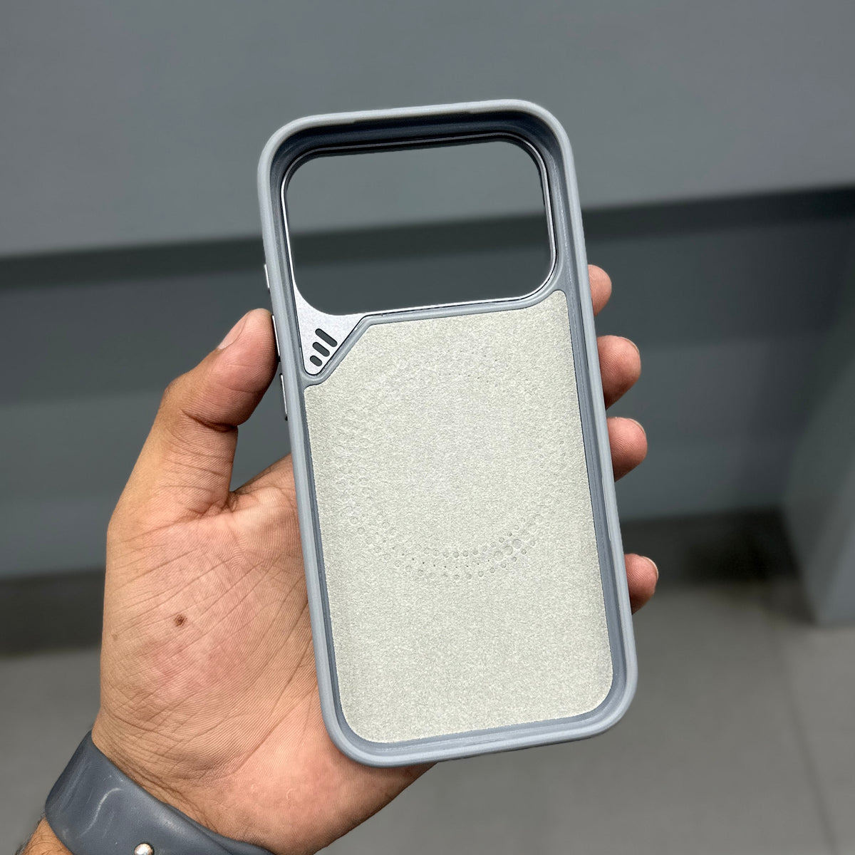 CMAQ REGENT MAGSAFE CASE - DAARK GREY ( No. 4103 )