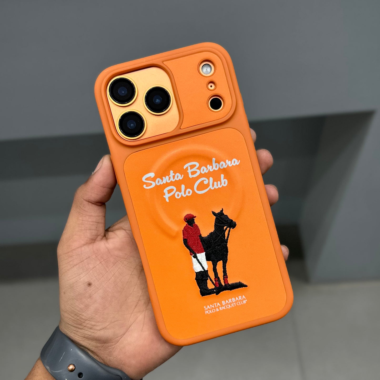 Santa Barbara Questa-Orange with Magsafe Case ( No. 2002 ) 17 Series