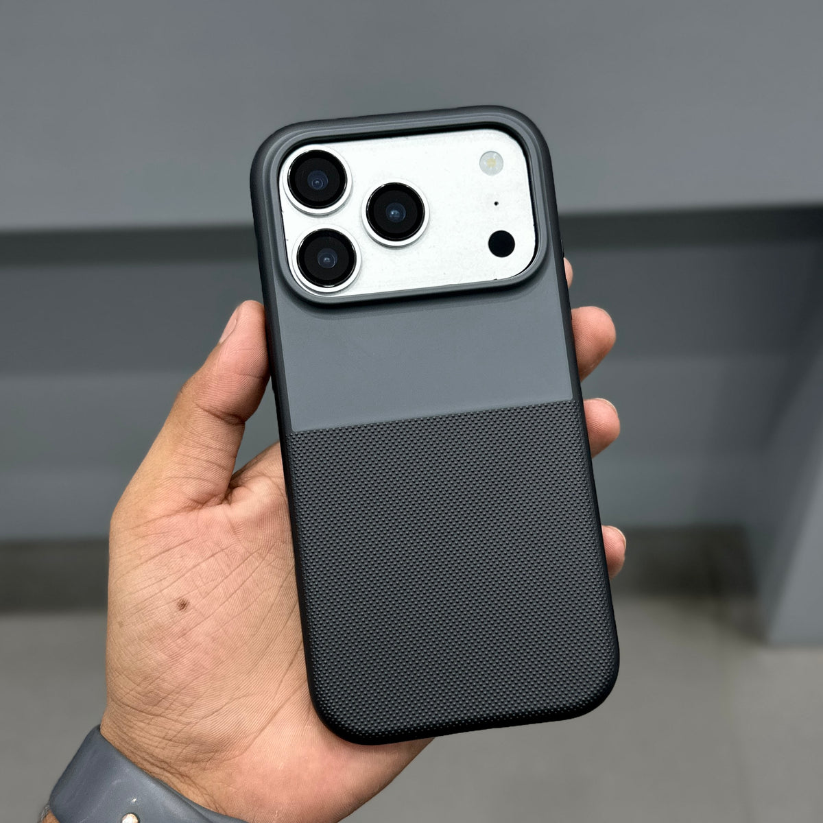 BUCK SUITI DOT CASE - BLACK ( No. 4056 )