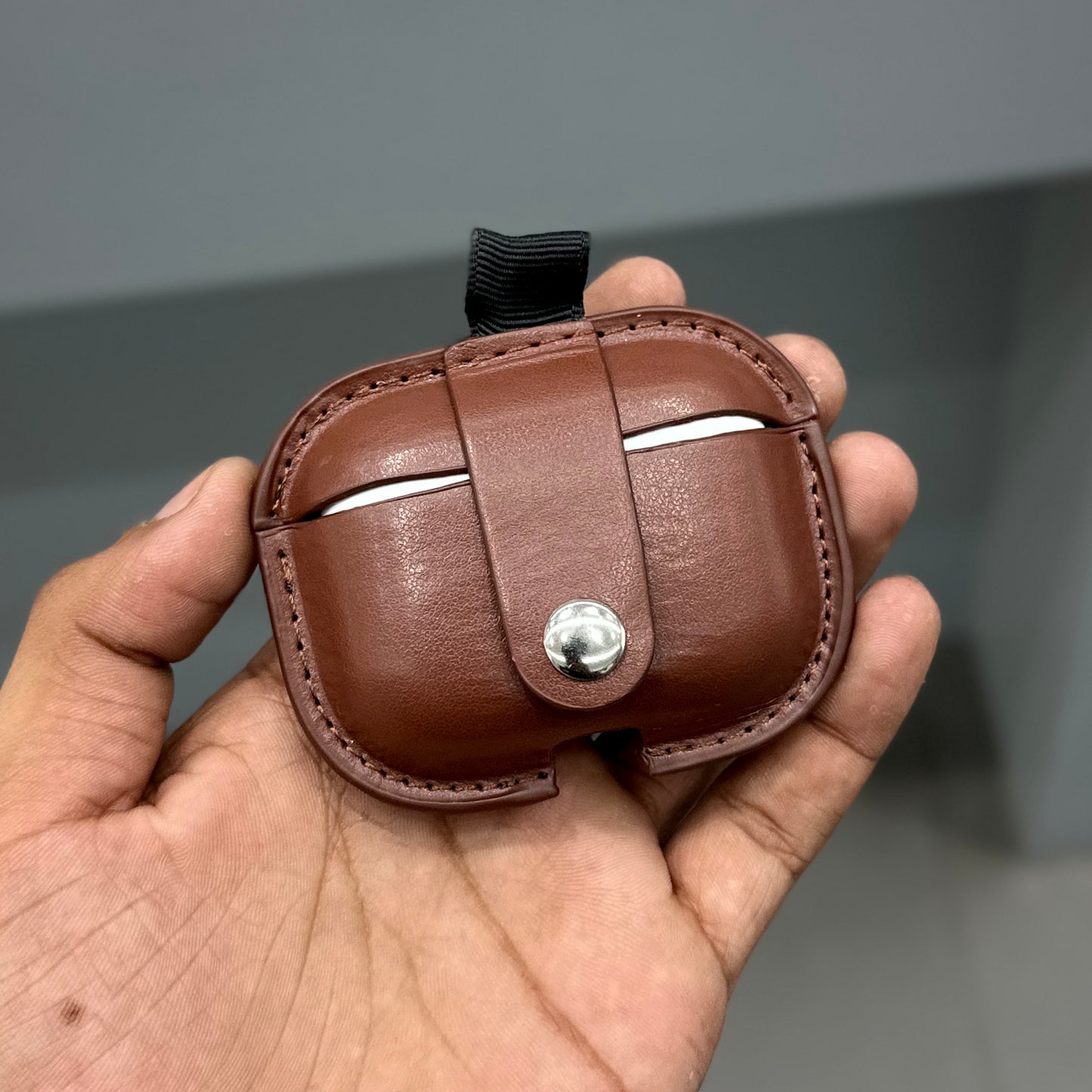 TIKTO AIRPODS CASE - BROWN ( No. 2456 )