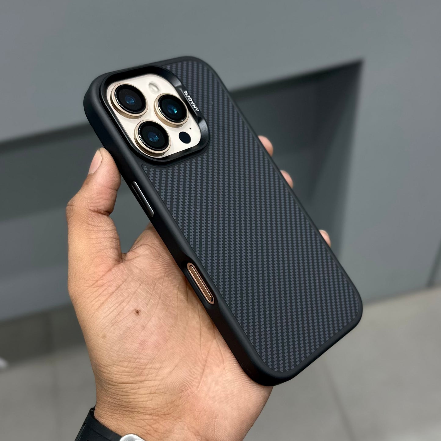 NY JOY CARBON CASE WITH MAGSAFE - BLACK ( No. 2828 )