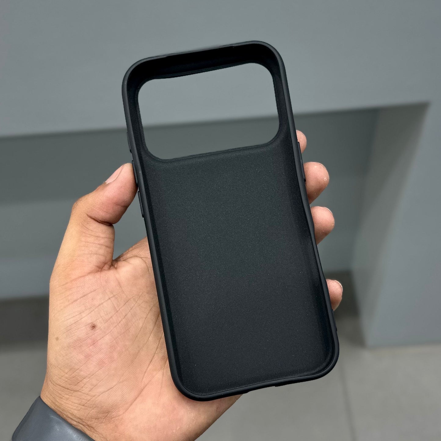 CMAQ PHANTOM BLACK CASE ( No. 3737 )