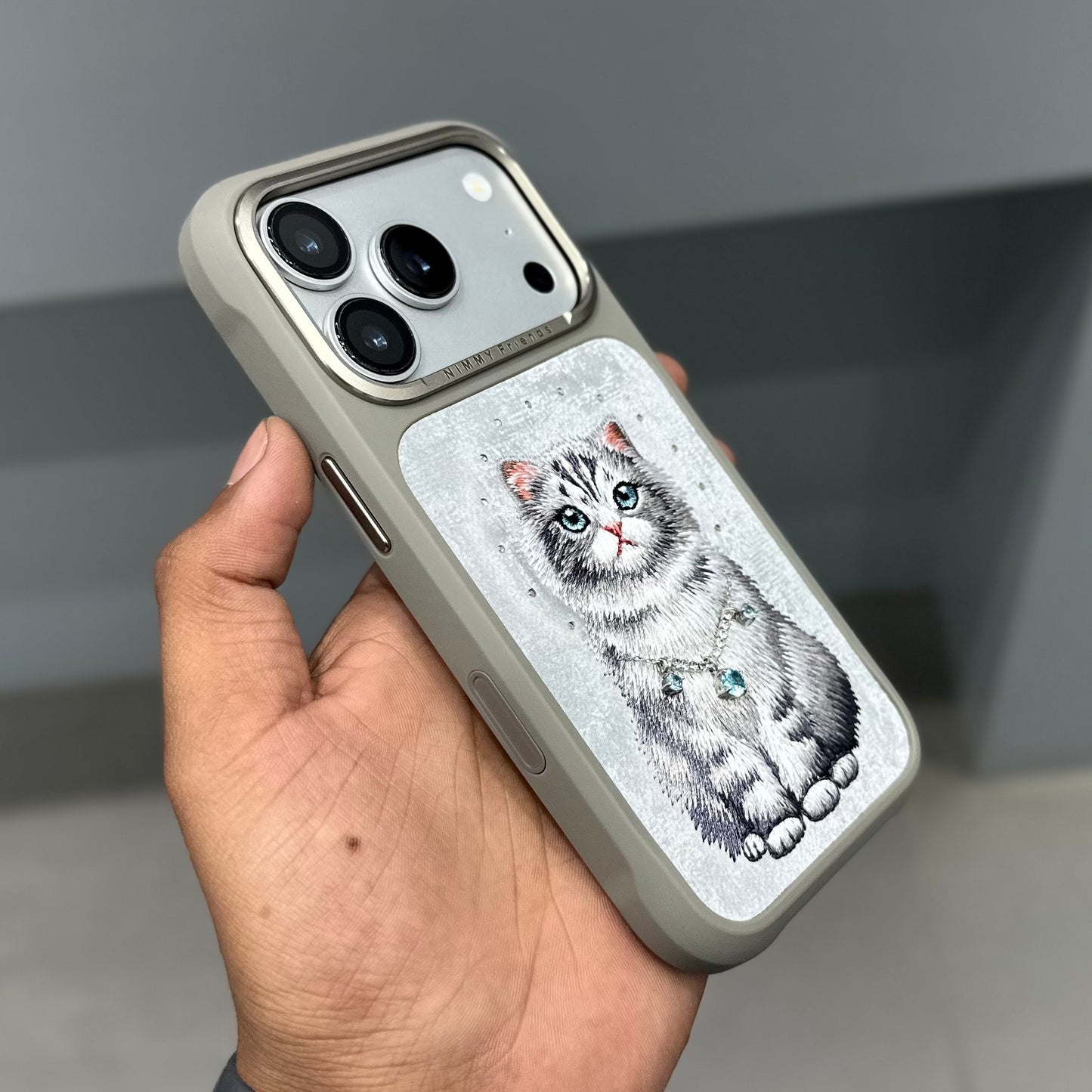 NIMMY FASION SERIES MAGSAFE-GREY CAT ( No. 3352 )