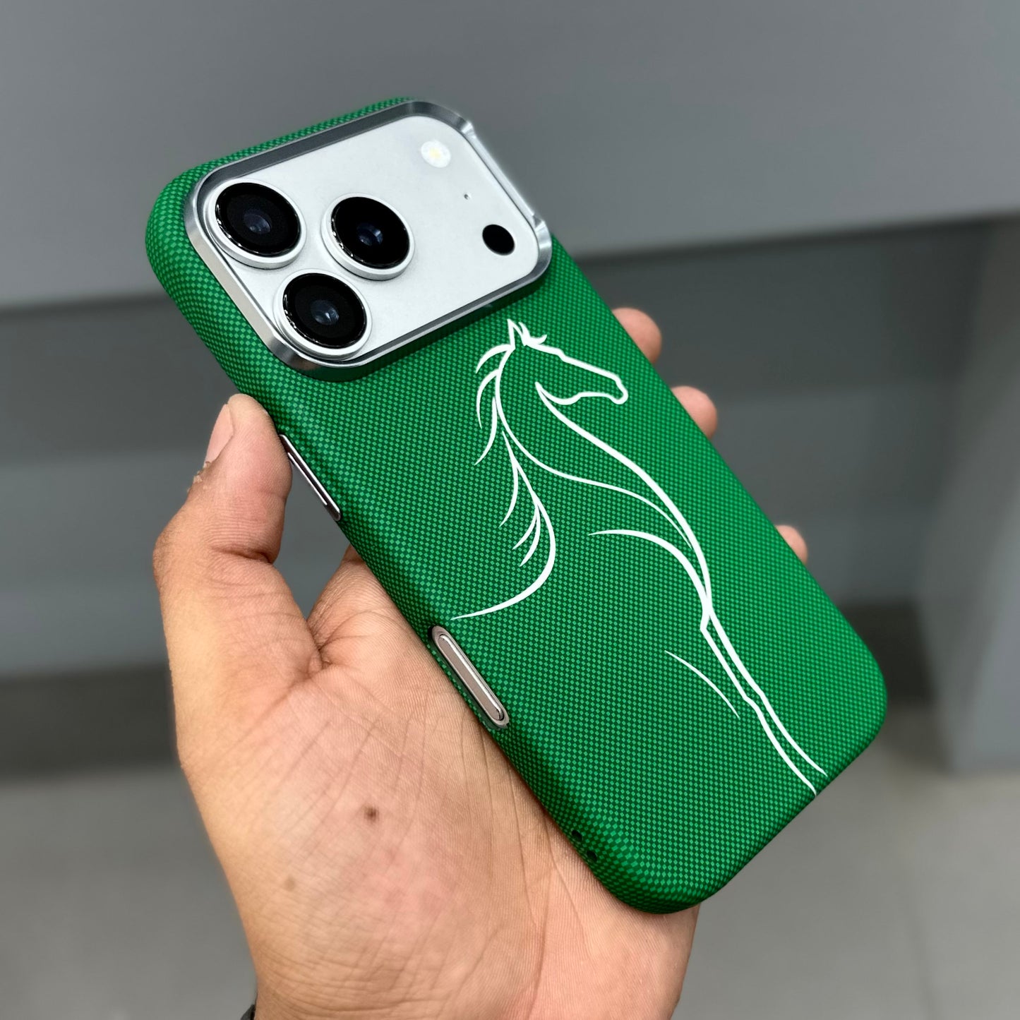 LUXO HORSE P MAGSAFE CASE - GREEN ( No. 3542 )