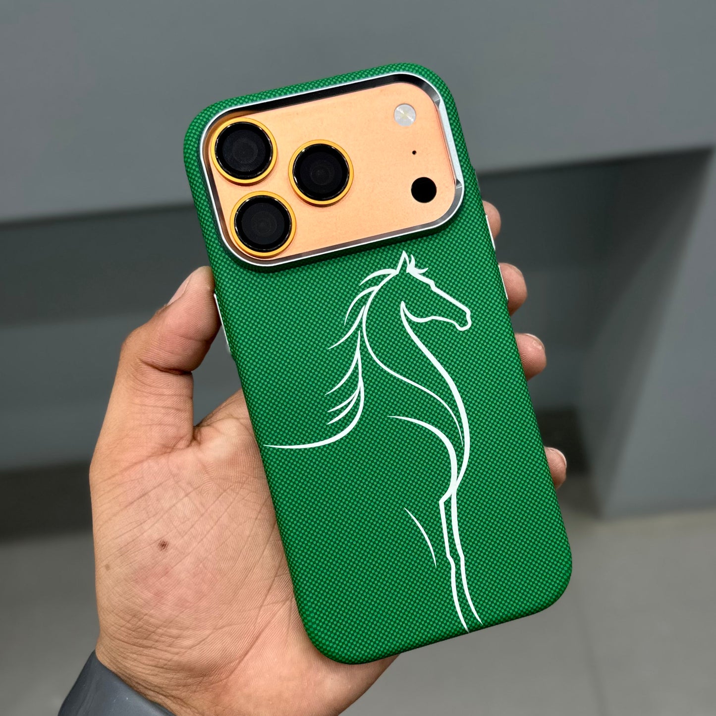 LUXO HORSE P MAGSAFE CASE - GREEN ( No. 3542 )