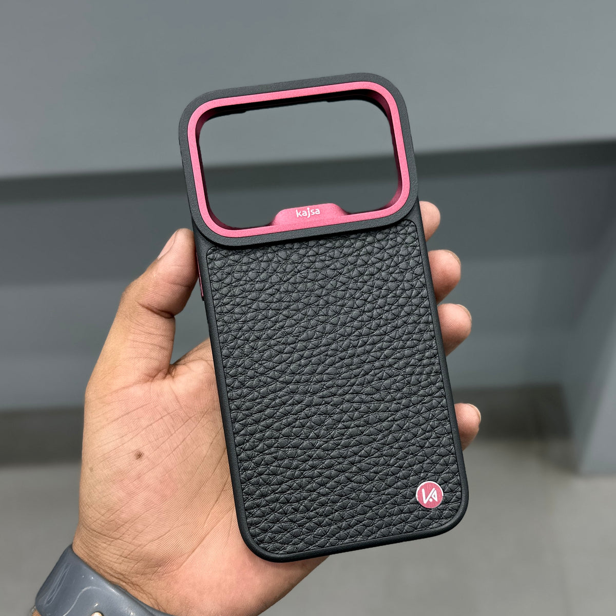 KAJSA BLACK ARMOR MAGSAFE CASE ( No. 3962 )