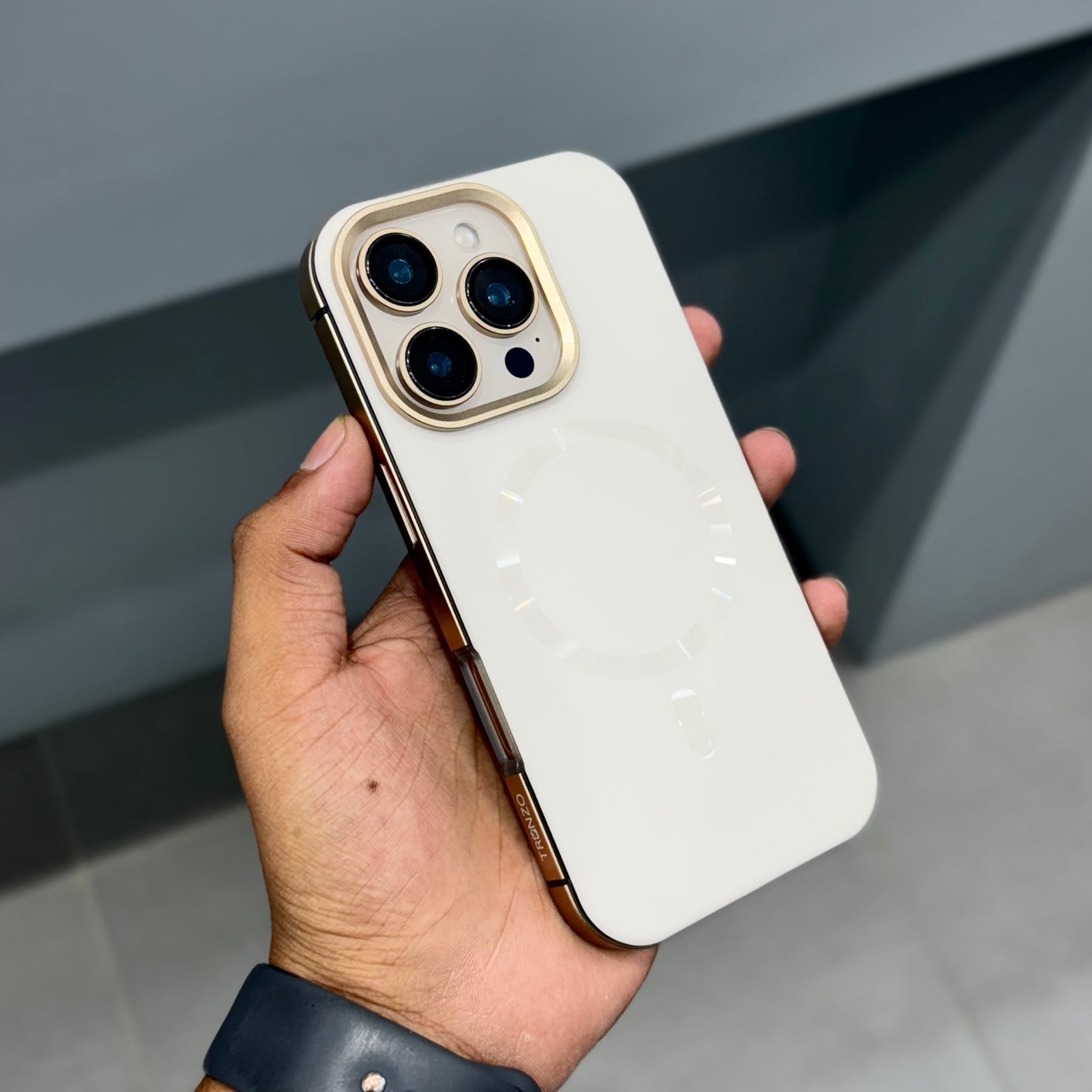 Trenzo Side Matel Magsafe Case-Desert( No. 2105 )