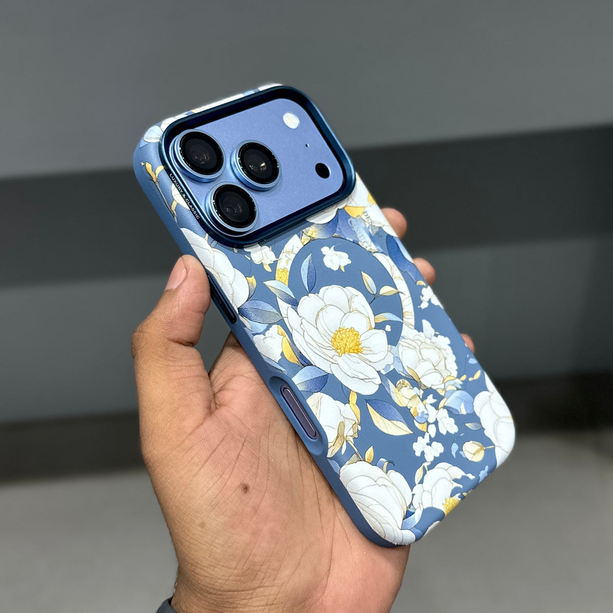 ONE GIF FLORAL EMPRESS EDITION MAGSAFE CASE - BLUE WHITE ( No. 4052 )