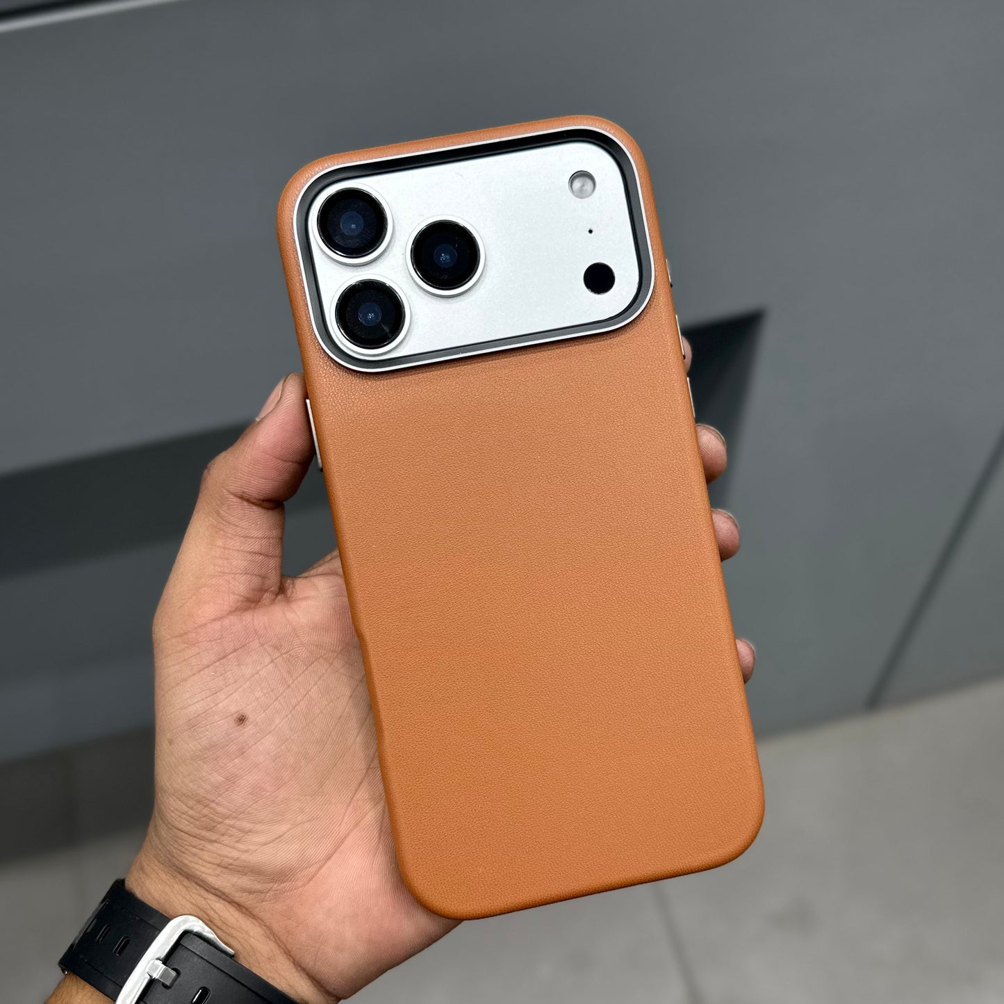 XUNDO VEGAN LEATHER CASE MAGSAFE - BROWN ( No. 2875 )