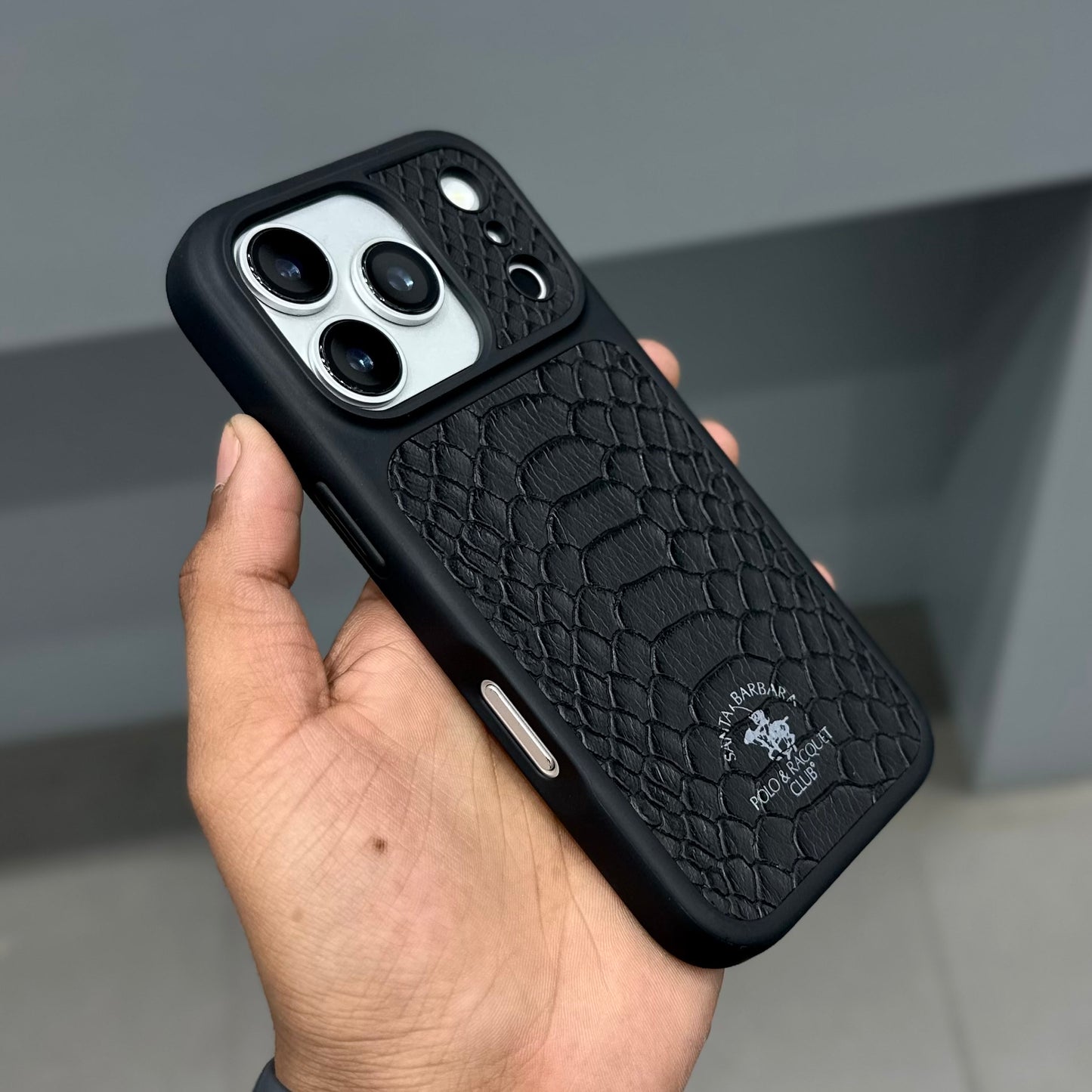 Santa Barbara Knight Case with Magsafe-Black ( No. 2024 ) 17 Series