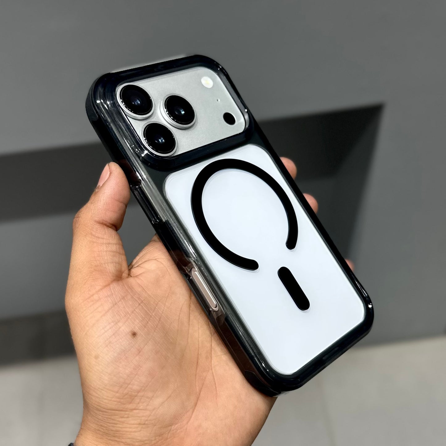 TRANZO TRIPLE LAYER MAGSAFE CASE-BLACK ( No. 2961)