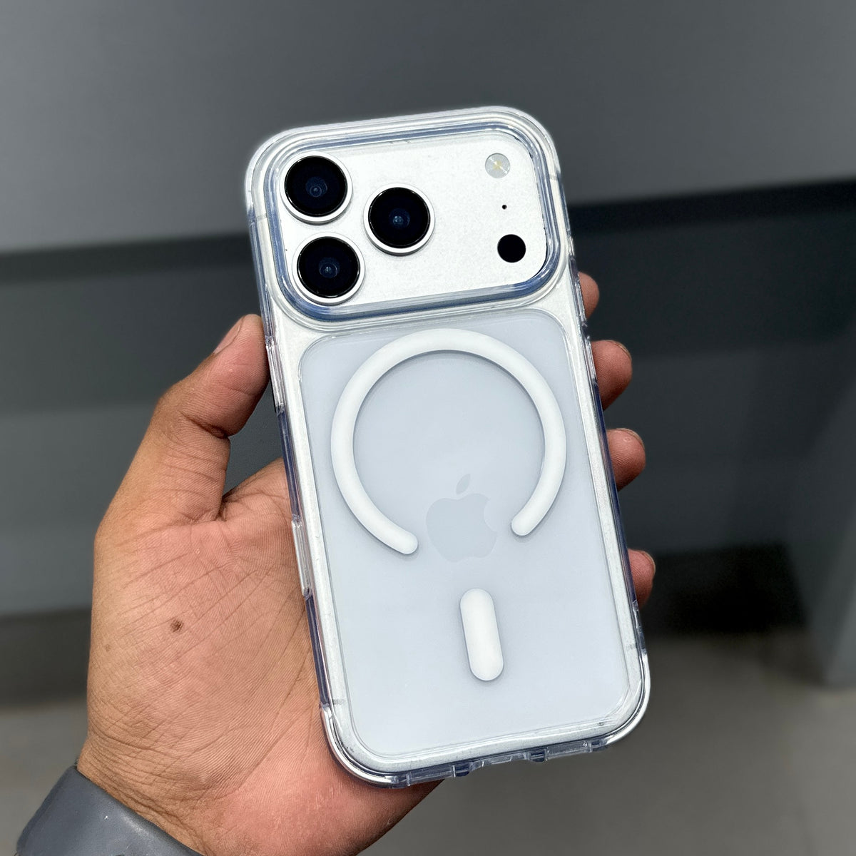 CMAQ AIR X MAGSAFE CASE - TRANSPARENT ( No. 4007 )