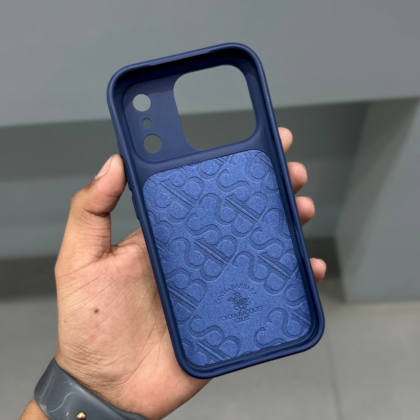 Santa Barbara Questa-Blue with Magsafe Case ( No. 2000 ) 17 Series