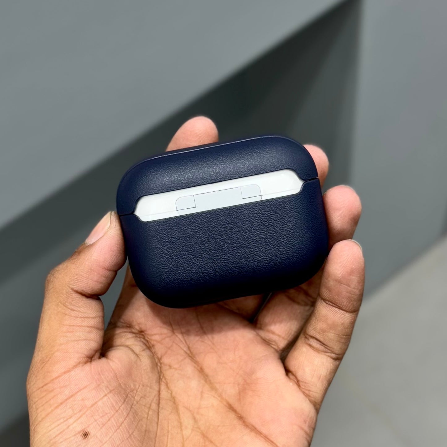 L Sili Airpods Case ( No. 2070 )
