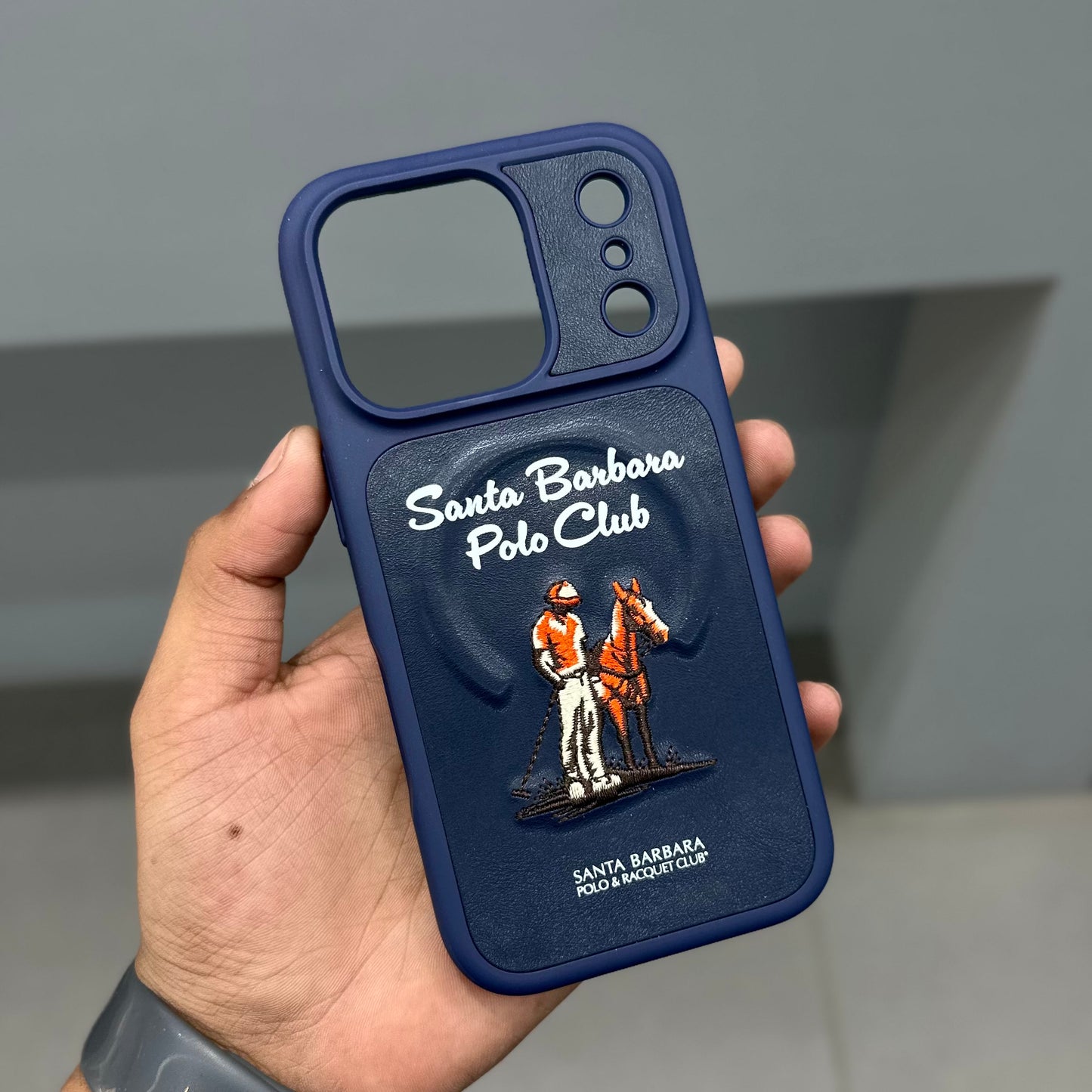 Santa Barbara Questa-Blue with Magsafe Case ( No. 2000 ) 17 Series