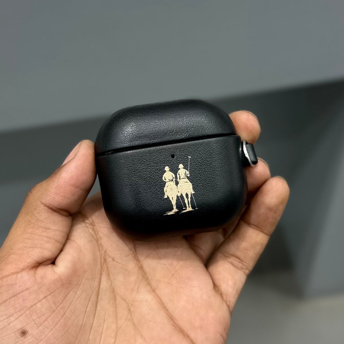 SANTA BARBARA OREL AIRPODS CASE - BLACK ( No. 3423 )