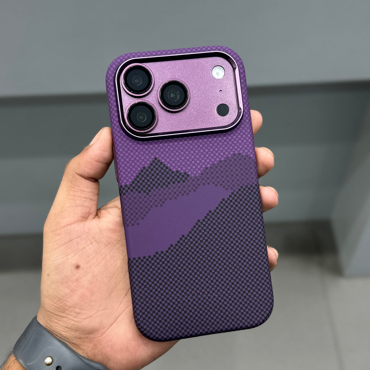 LUXO 2.0 SIDE SOFT MAGSAFE CASE - BURGUNDY MOUNTAIN ( No. 4151 )