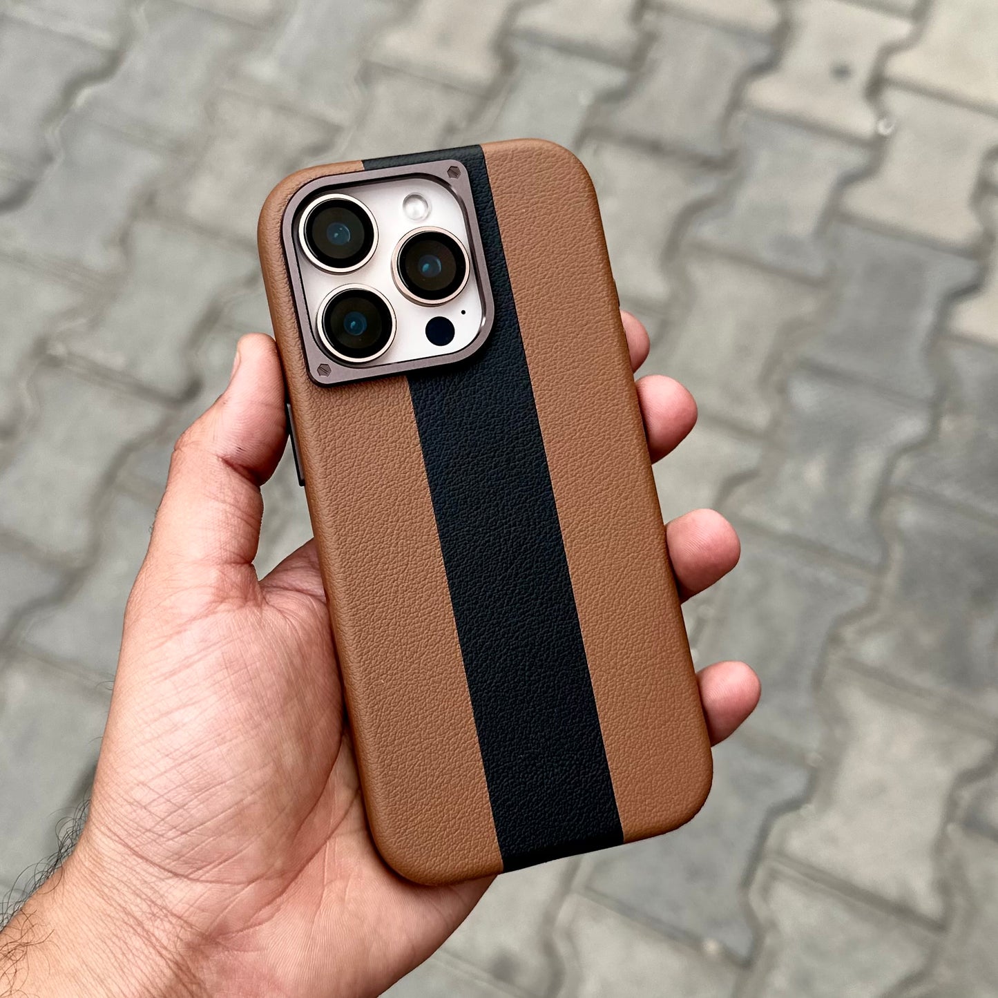 LFOM Case With Magsafe-Brown-Black ( No. 1819 )