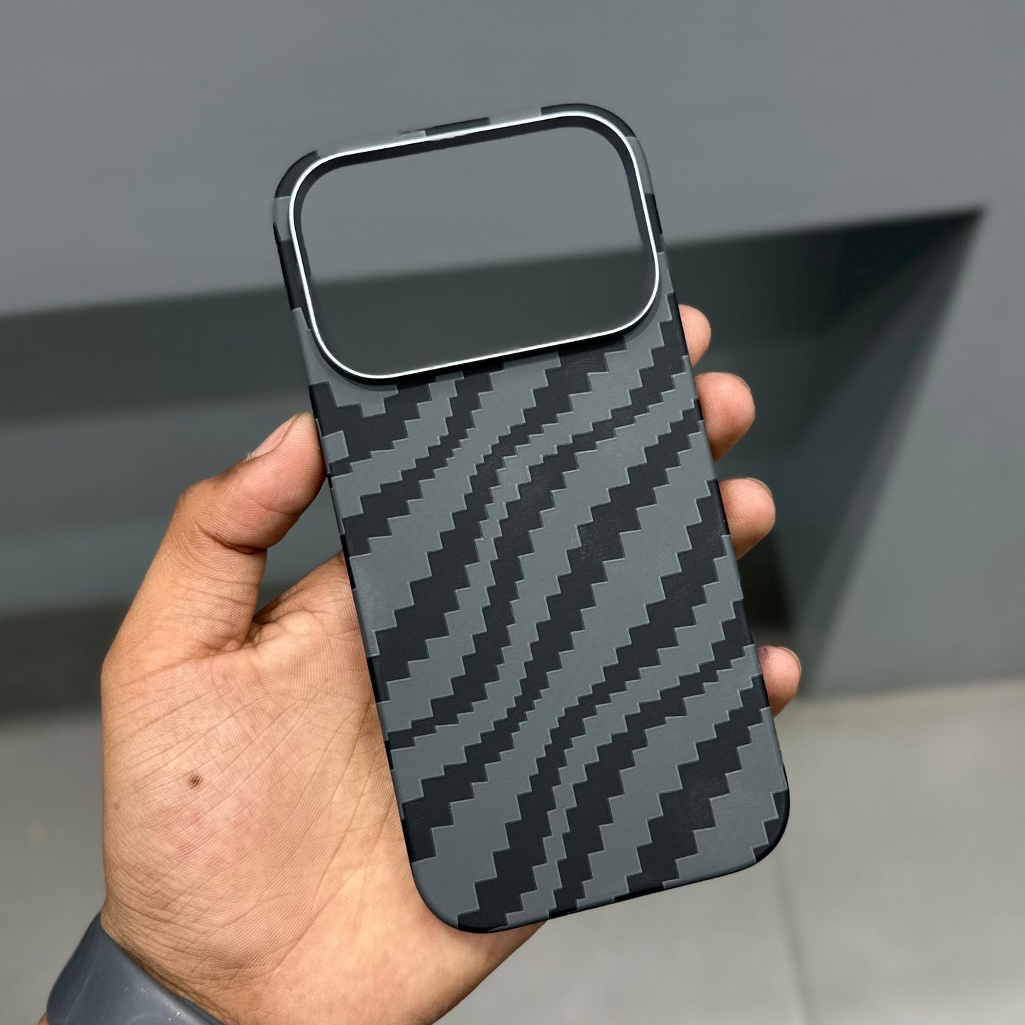 KWINI CARBON TEXTURE MAGSAFE CASE-BLACK ( No. 3260 )