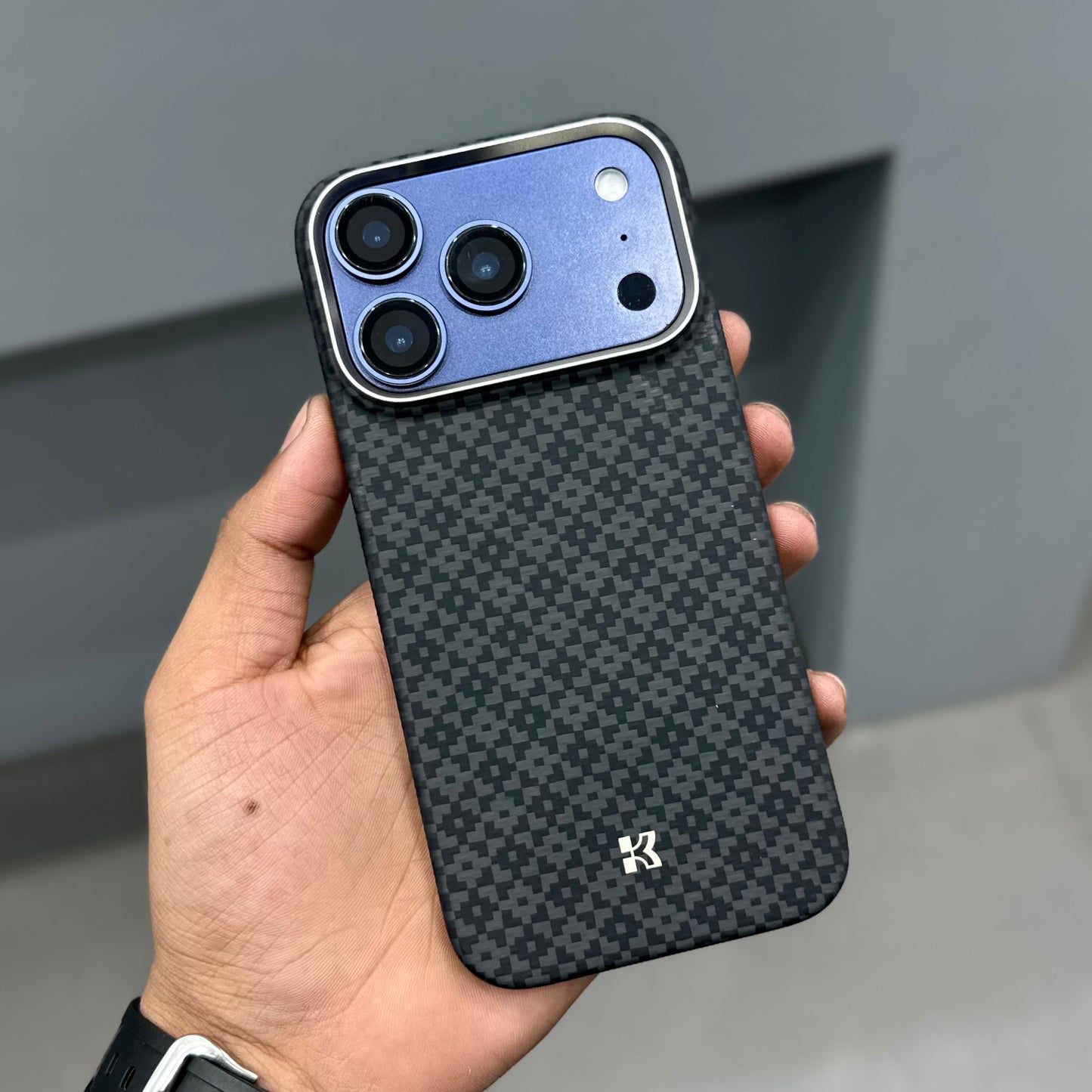 BENKS ARMOR GRID REAL CARBON CASE MAGSAFE - BLACK ( No. 2832 )