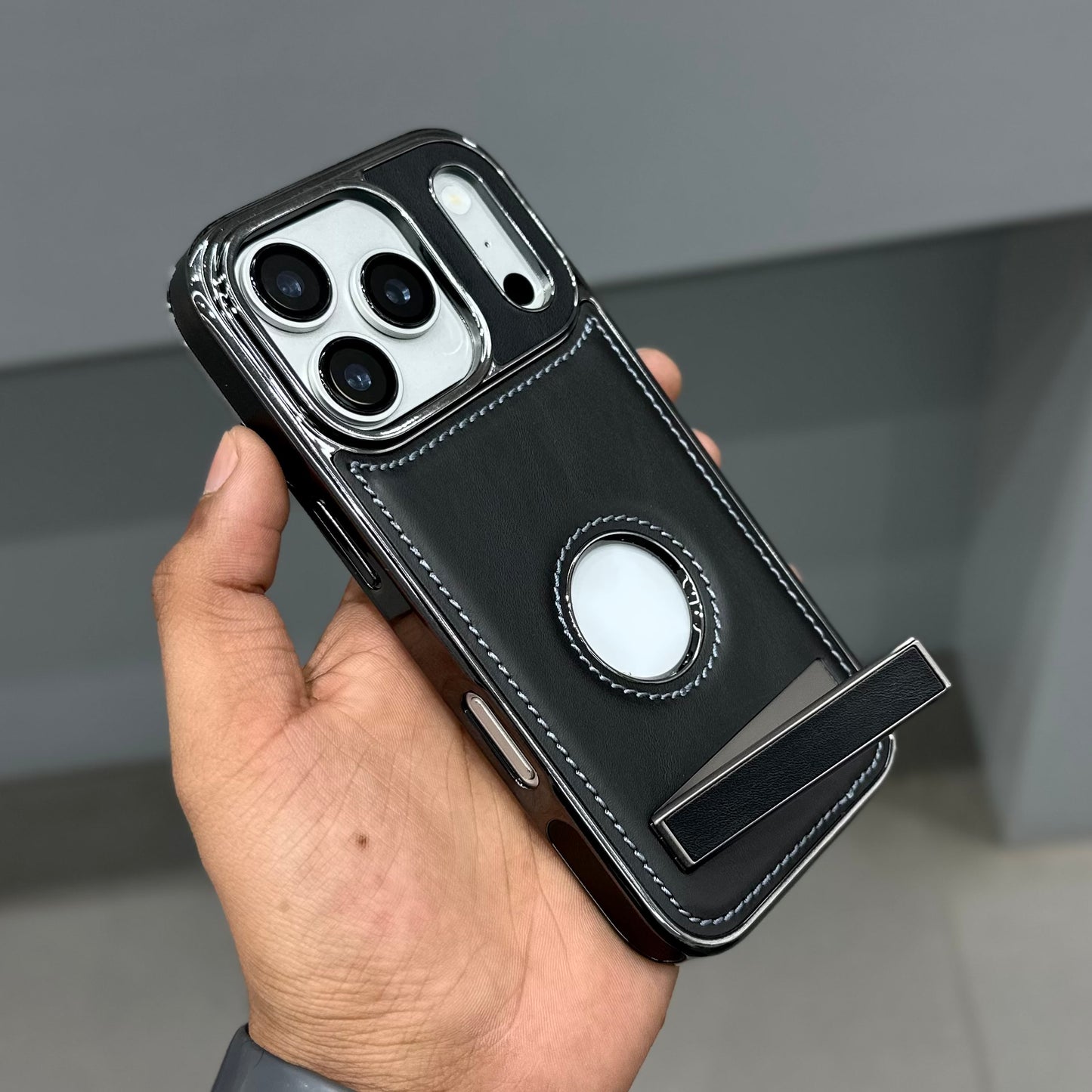 ICON LUXURIOUS WITH STAND - BLACK ( No. 3201 )