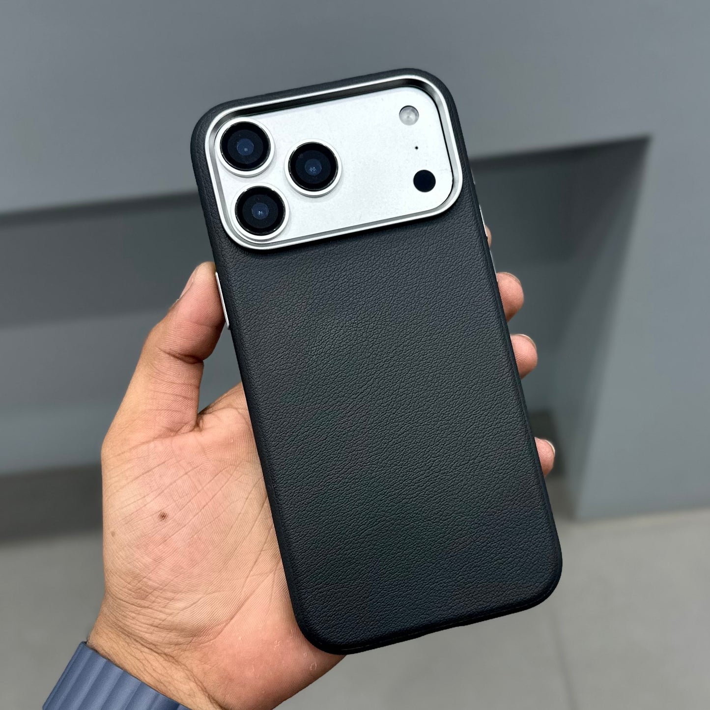 HENKS HAZEL VEGAN LEATHER CASE - BLACK ( No. 3567 )