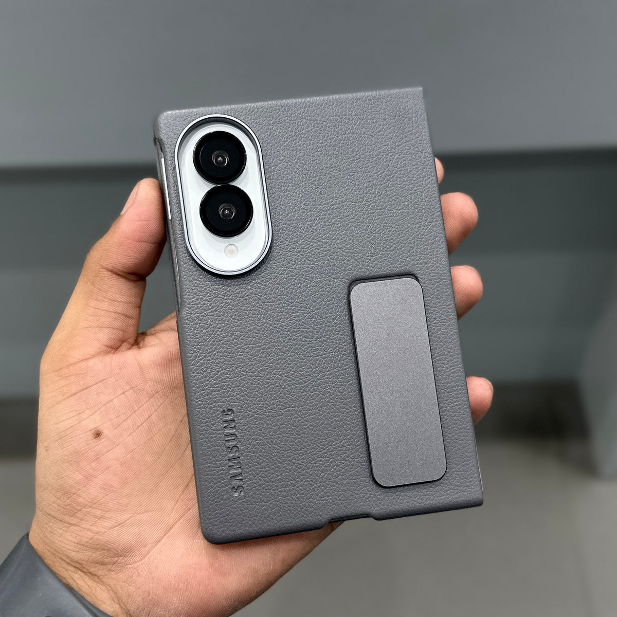 DREAMS KINDSUIT METAL STANDING CASE - GREY ( No. 4038 )
