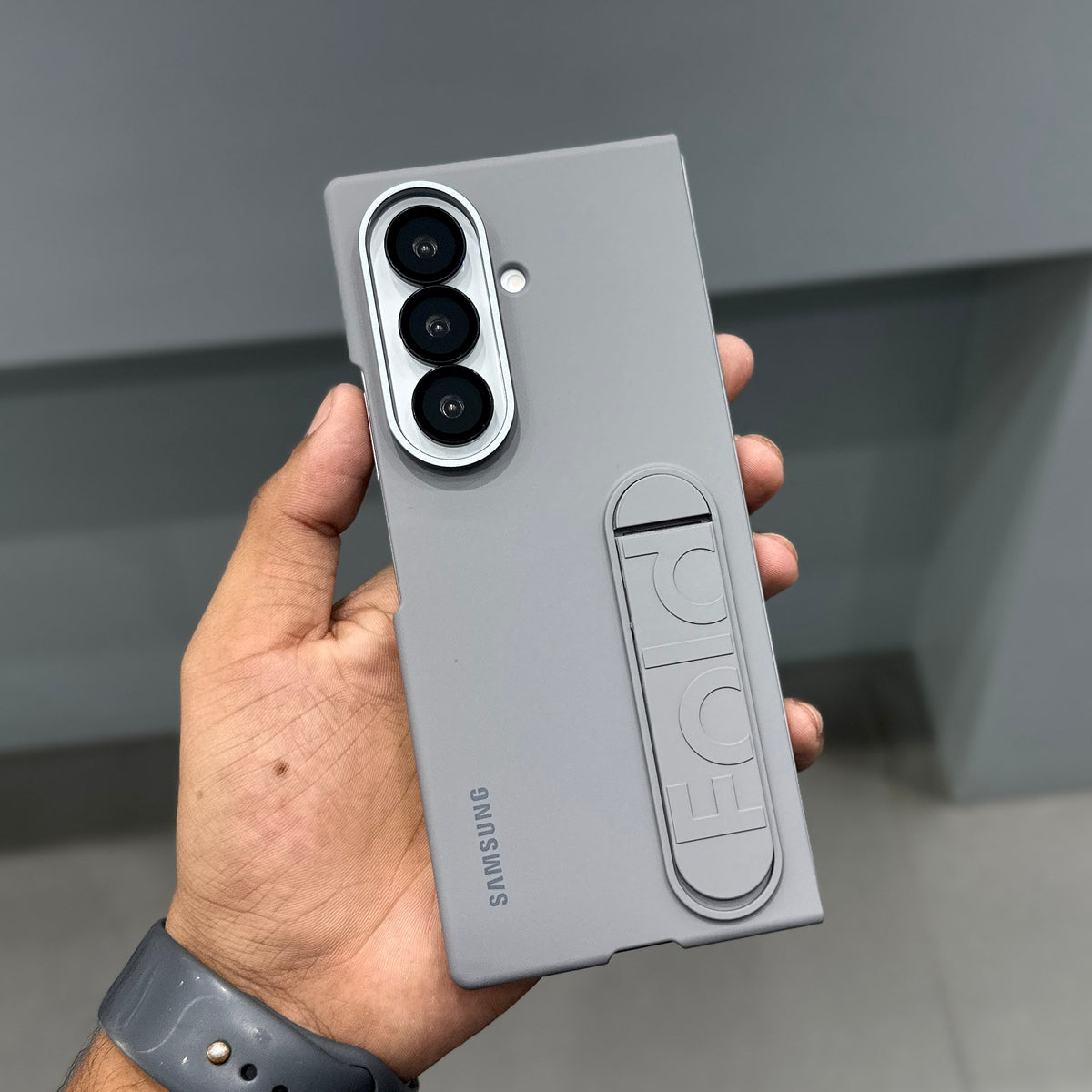 DREAMS STANDING CASE - DARK GREY ( No. 3897 )