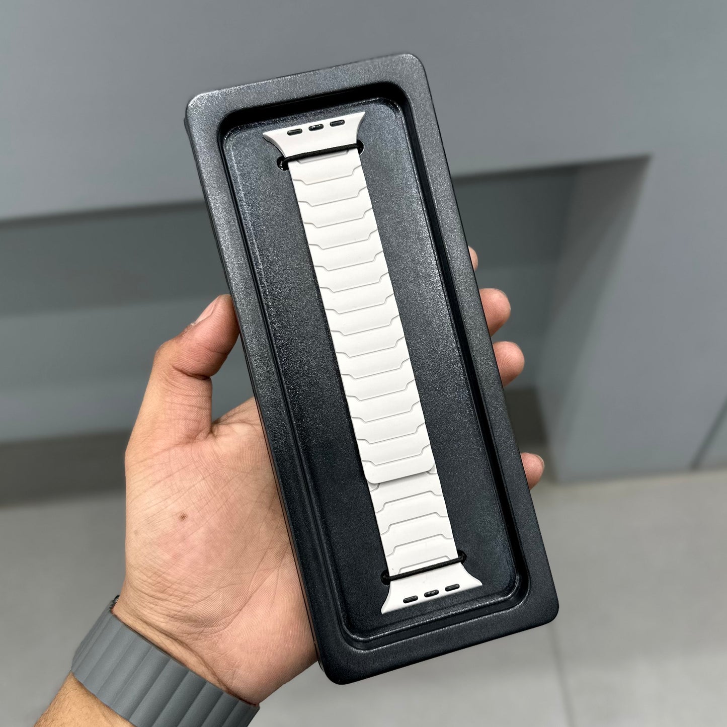 MAGNETIC CLASP STRAP - BEIGE ( No. 3194 )