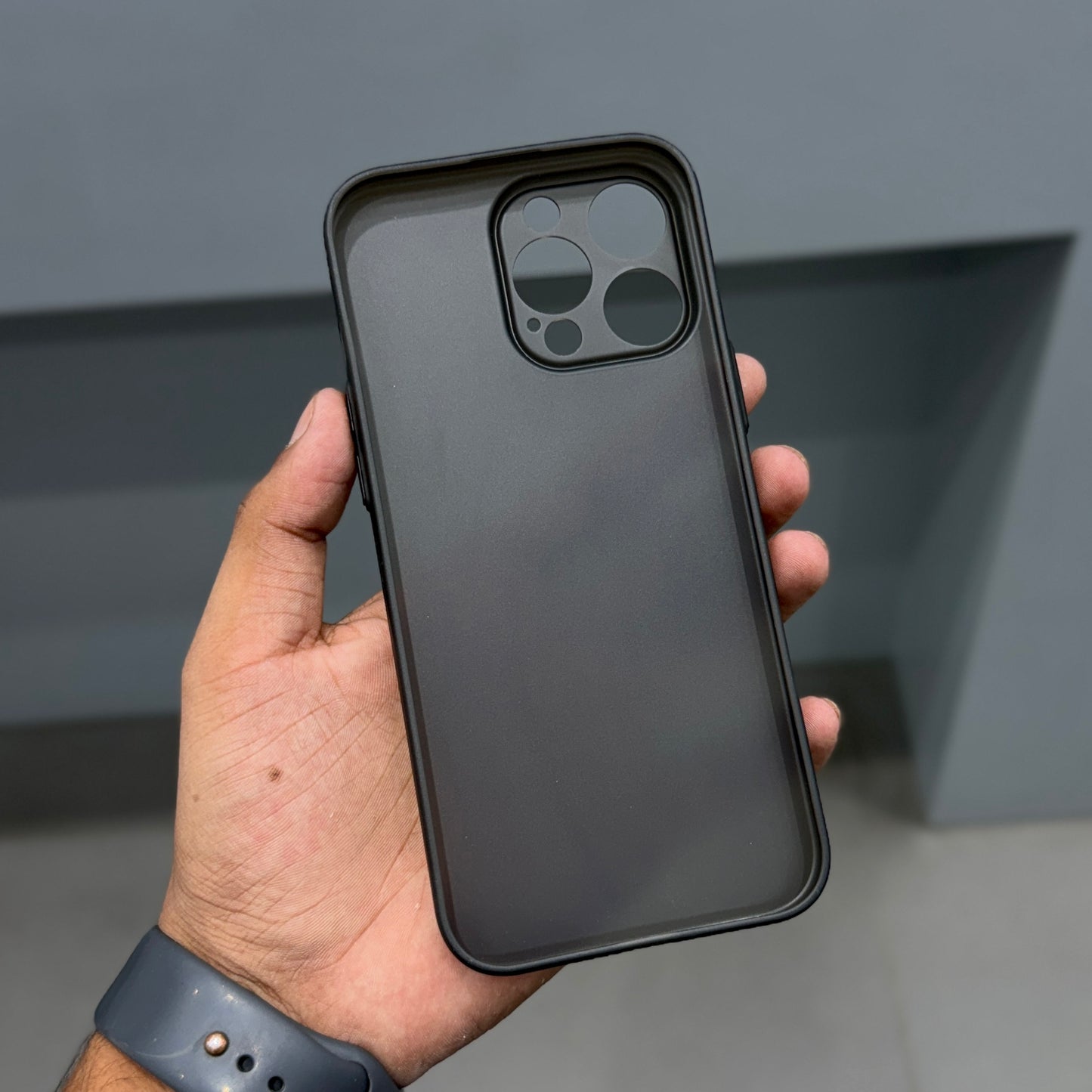 NOVO IP GUARD ULTRA THIN CASE - BLACK TINT ( No. 2779 )