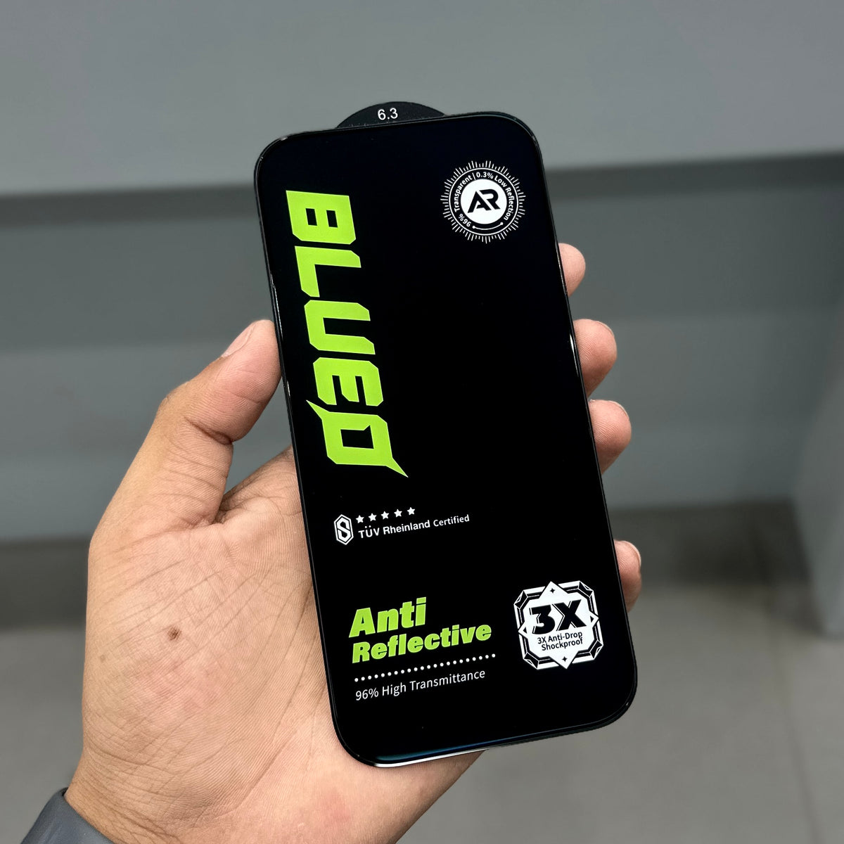 BLUEO ANTI REFLECTIVE GLASS WITH TUV RHEINLAND CERTIFICATION ( No. 4088 )