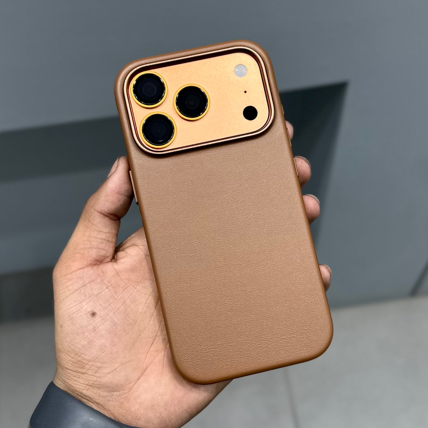 HDB DIVIDING VEGAN LEATHER MAGSAFE CASE - BROWN ( No. 2927 )