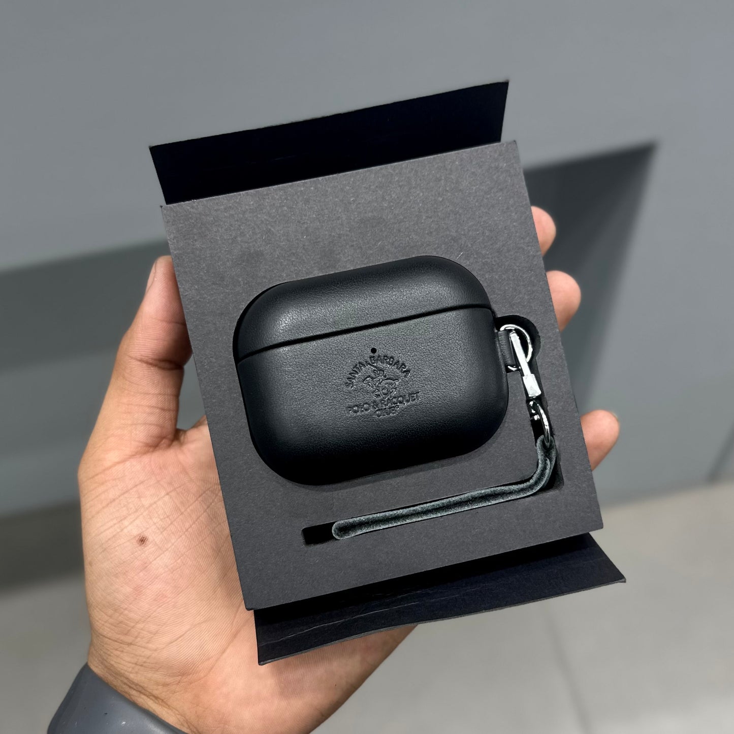 ORWELL SERIES AIRPODS CASE - BLACK ( No. 2863 )