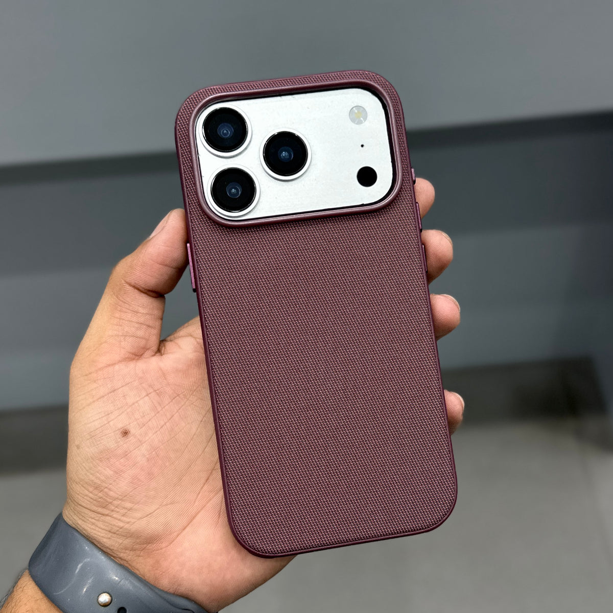 CMAQ WOVEN PRO MAGSAFE CASE - BURGUNDY ( No. 4144 )