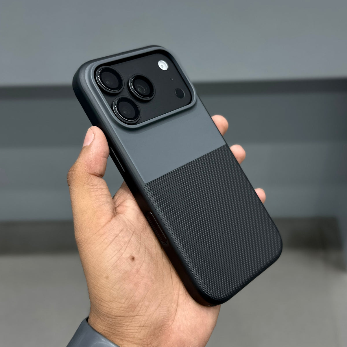 BUCK SUITI DOT CASE - BLACK ( No. 4056 )