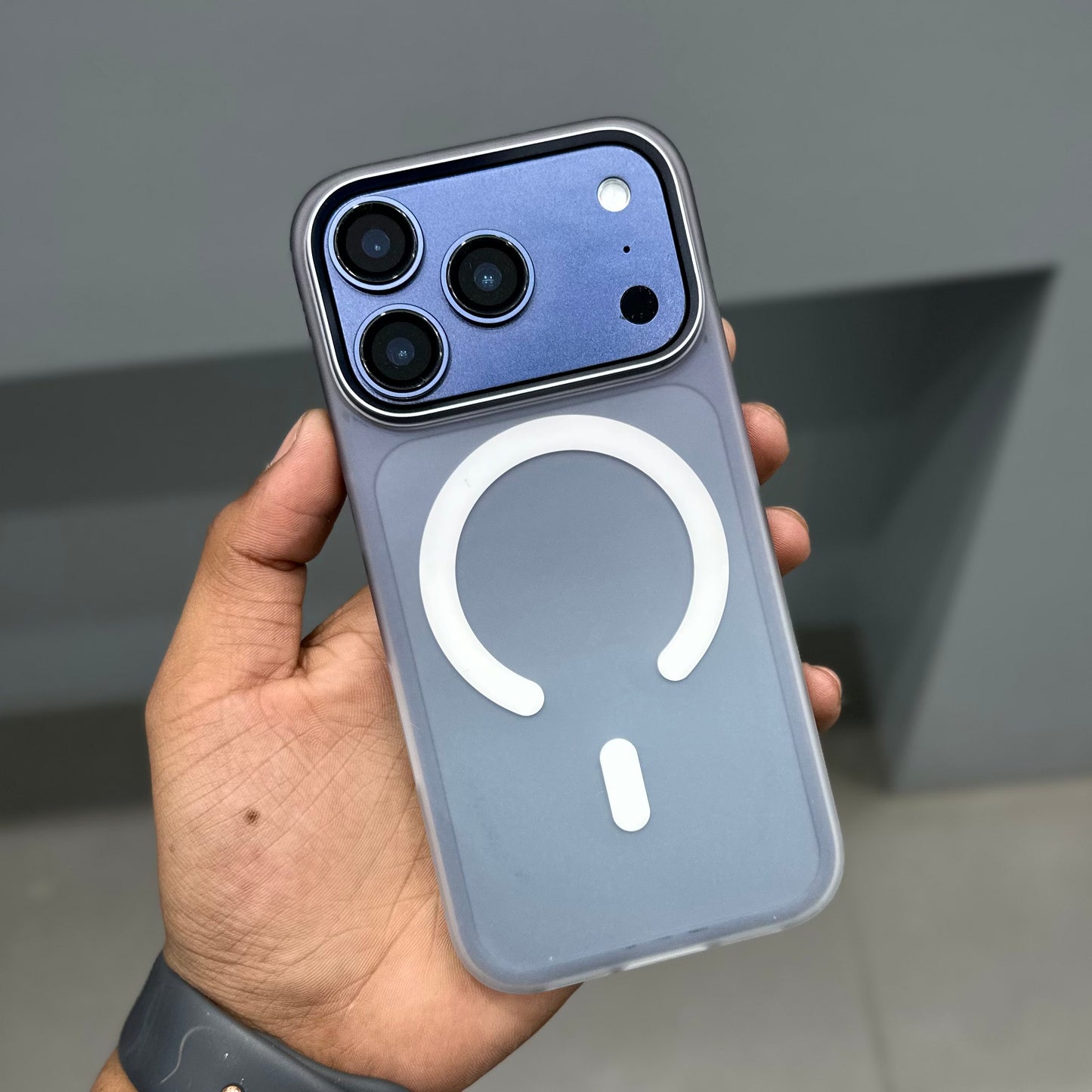 KWINI FROST CASE MAGSAFE - GREY ( No. 3291 )