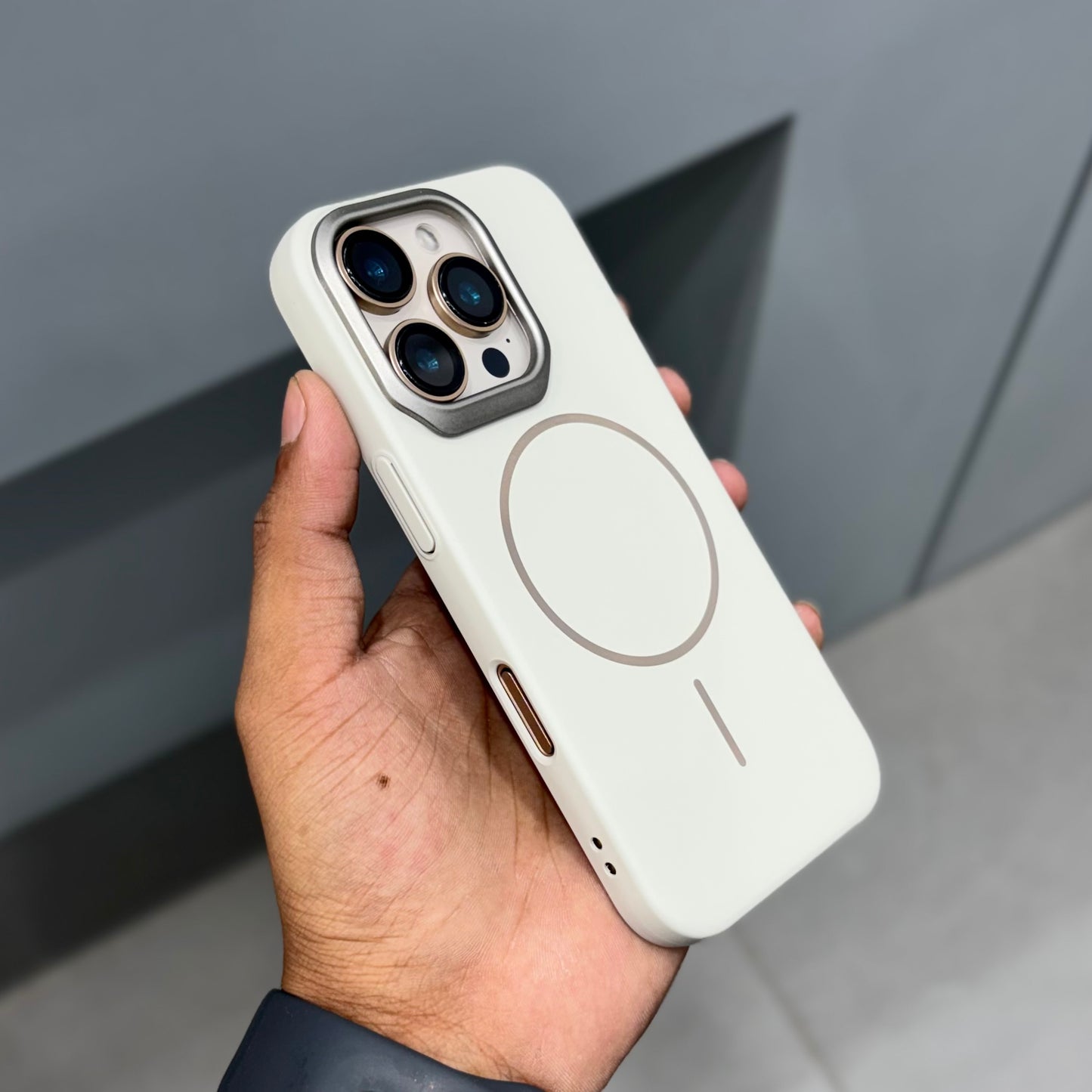 Matt Ment Case with Magsafe-Beige ( No. 2147 )