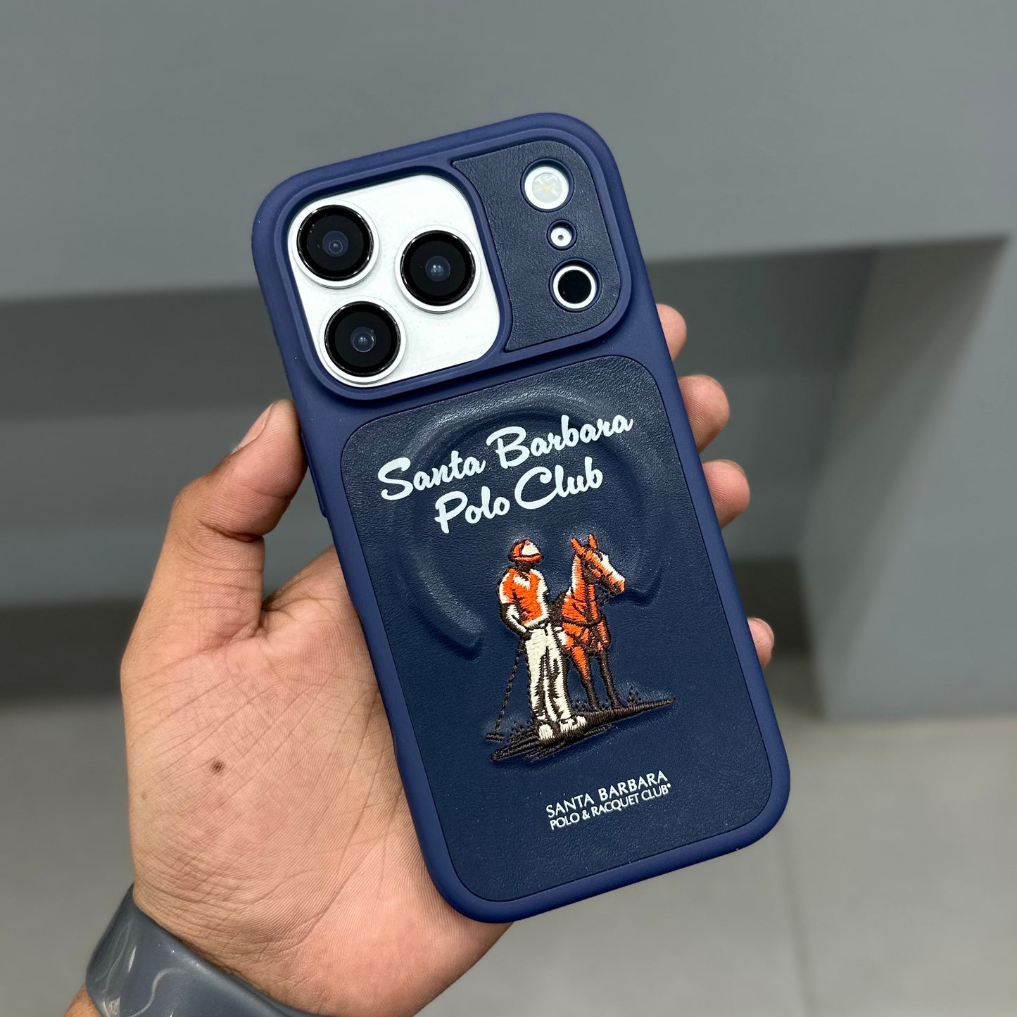 Santa Barbara Questa-Blue with Magsafe Case ( No. 2000 ) 17 Series