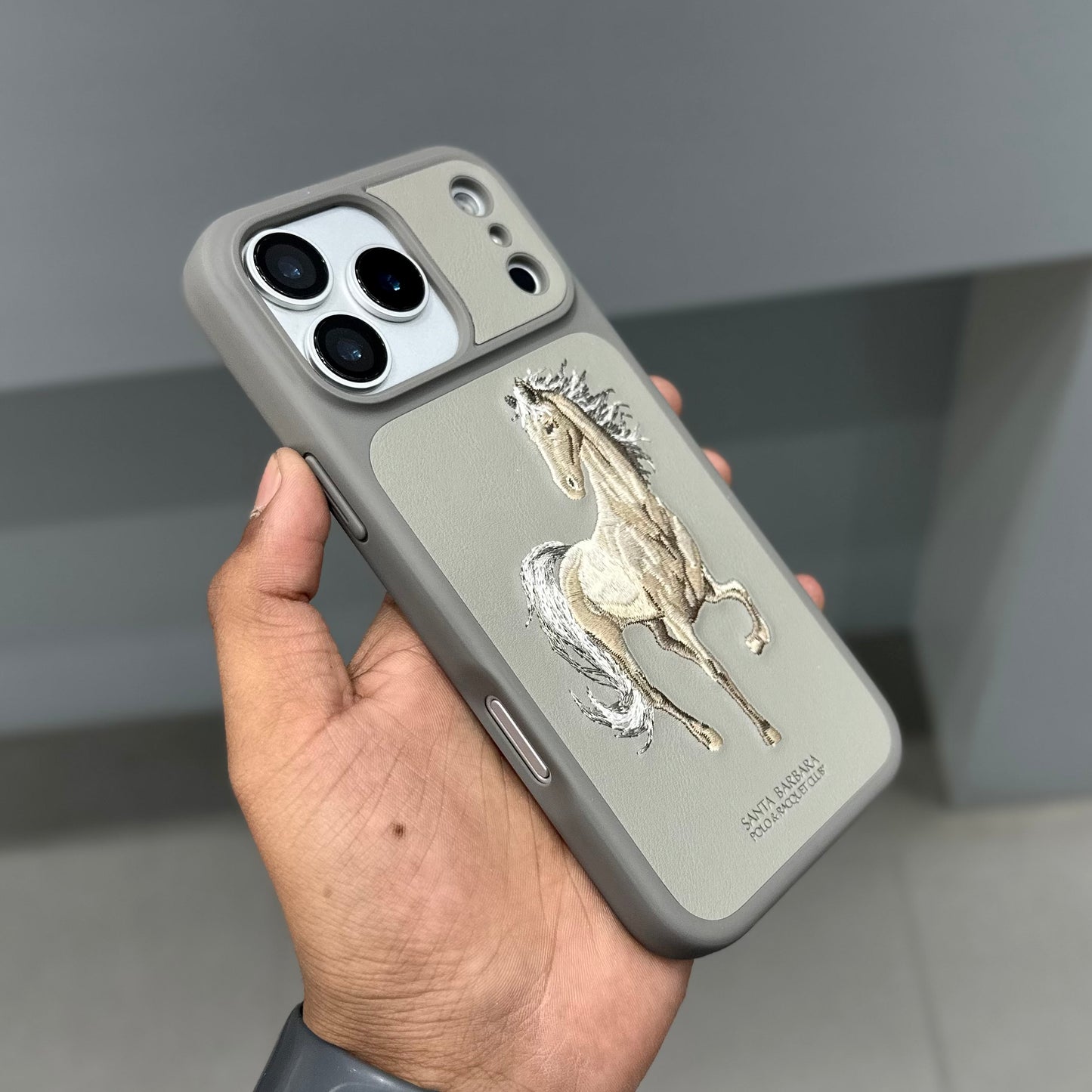 Santa Barbara Boris Case-Light Grey ( No. 2005 ) 17 Series